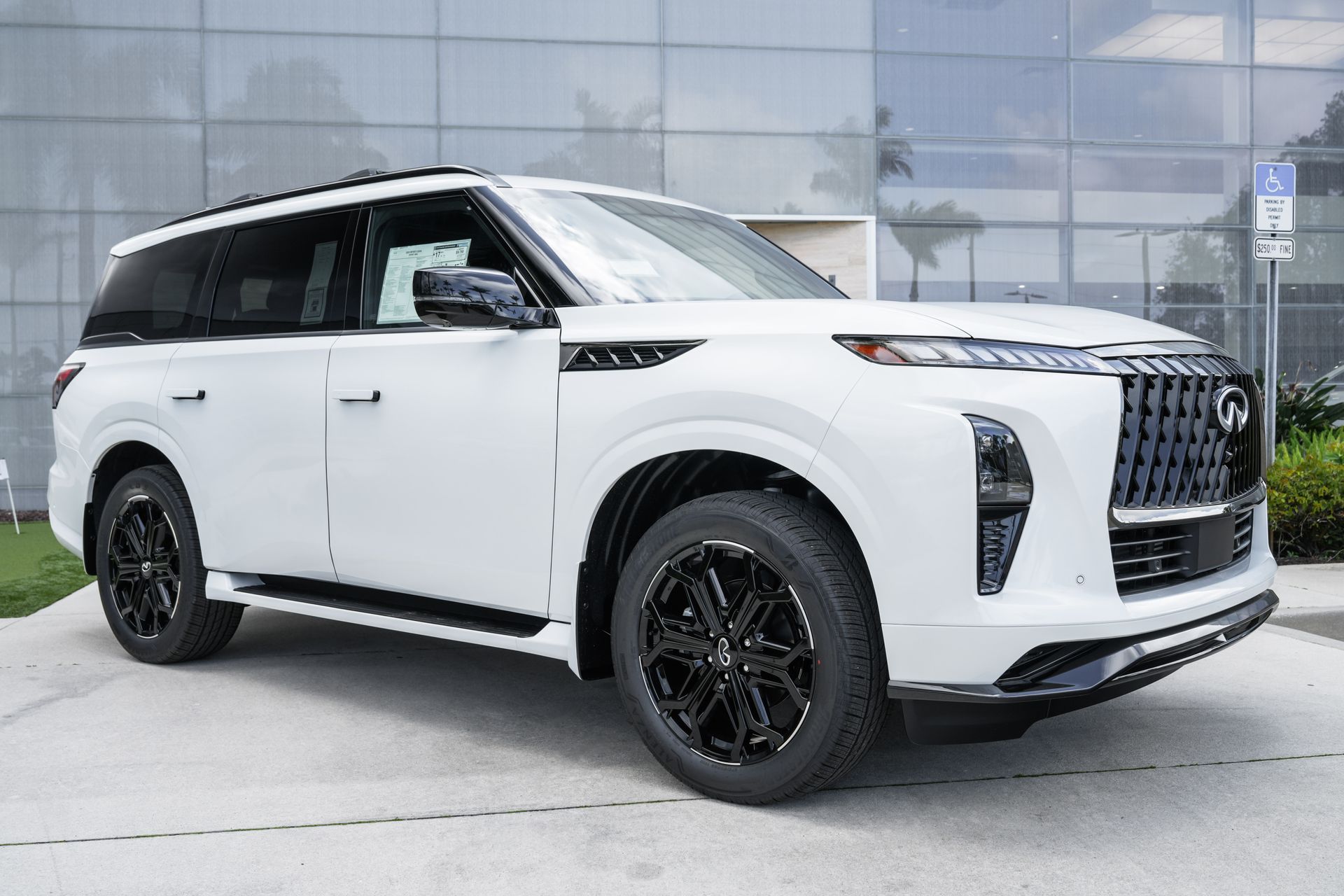 new 2026 INFINITI QX80 car, priced at $91,167