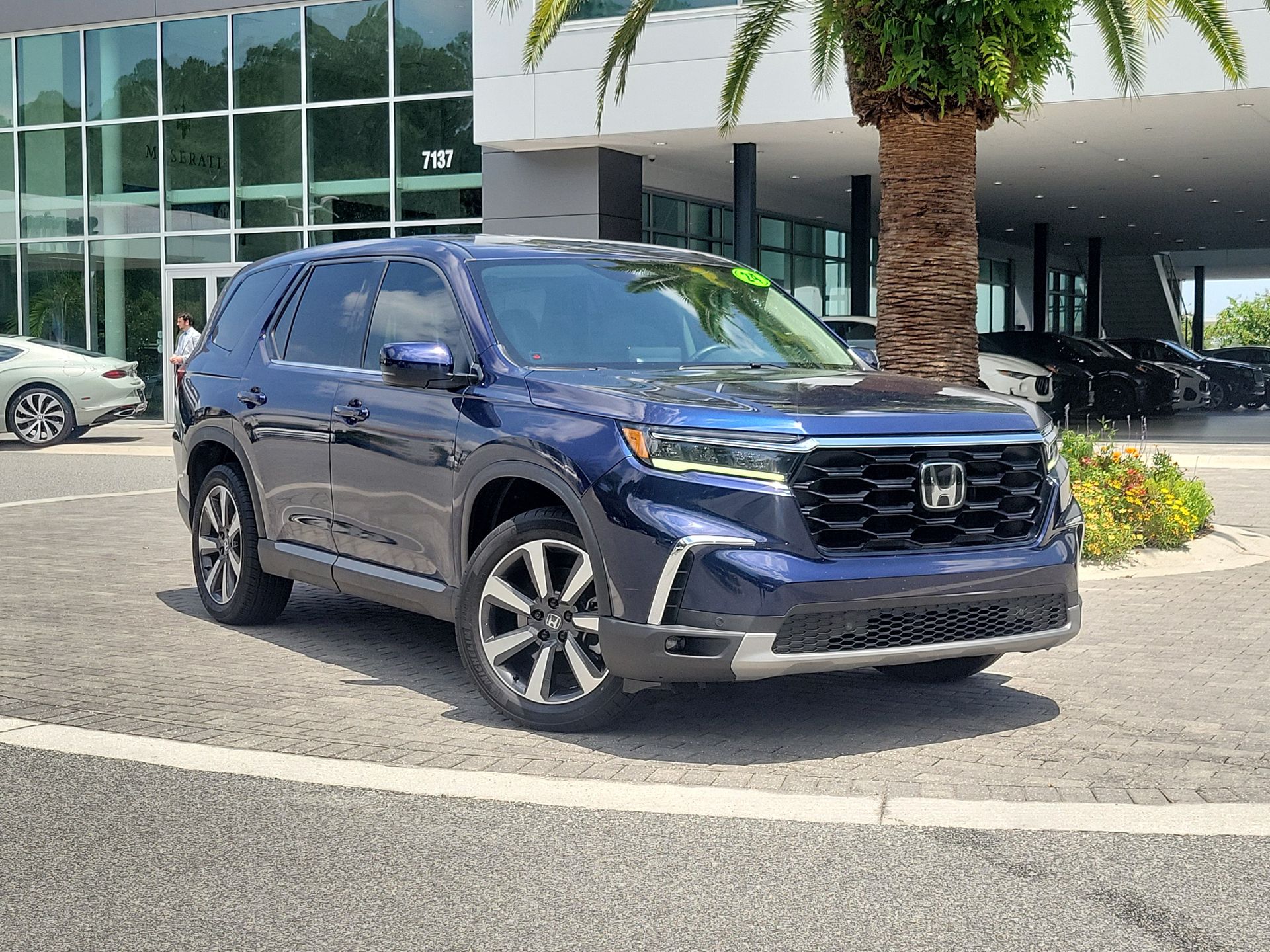 Black (Obsidian Blue Pearl) 2024 Honda Pilot SUV / Crossover Front-Wheel Drive Automatic