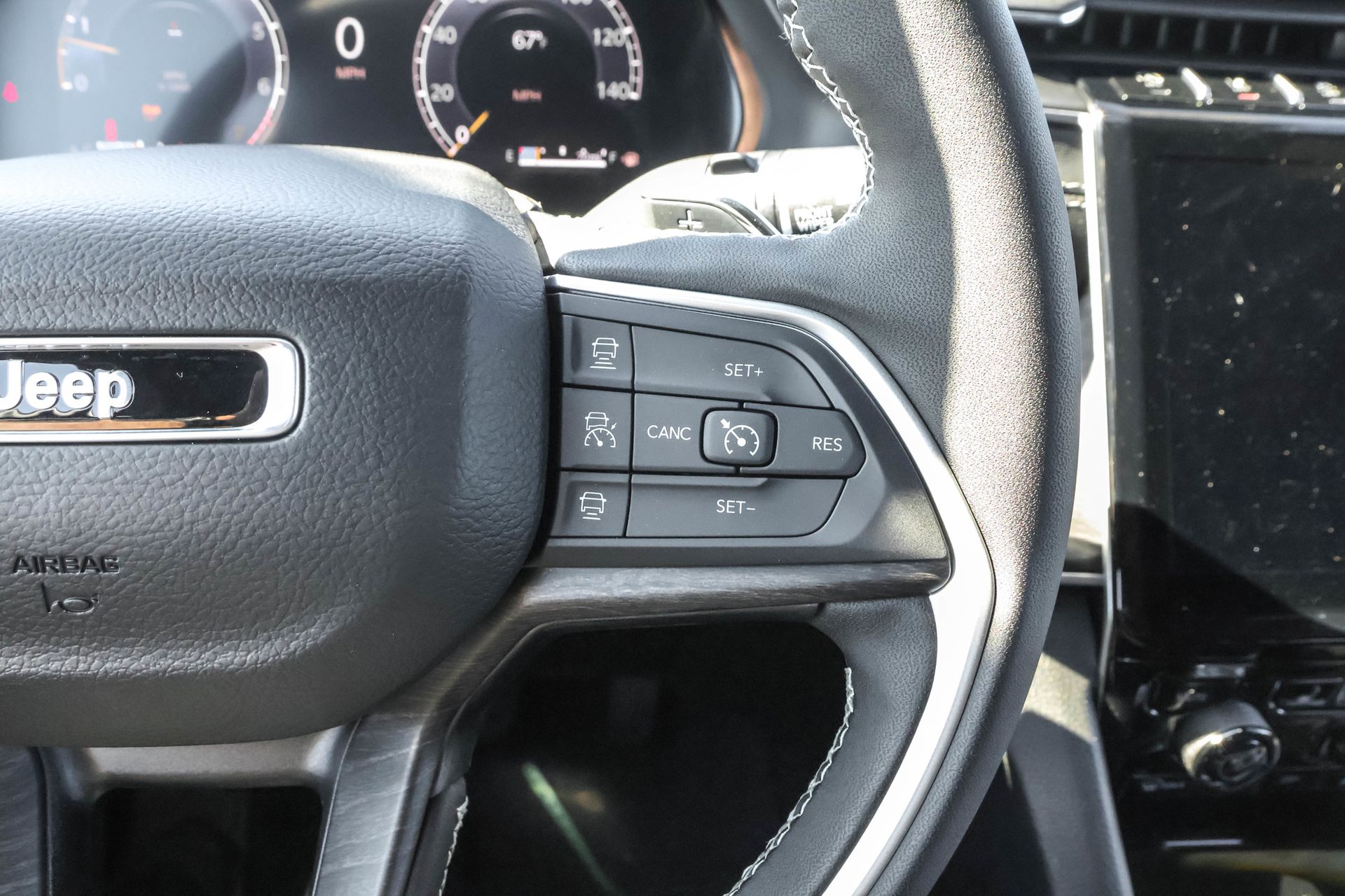 2025 JEEP GRAND CHEROKEE - Image 26