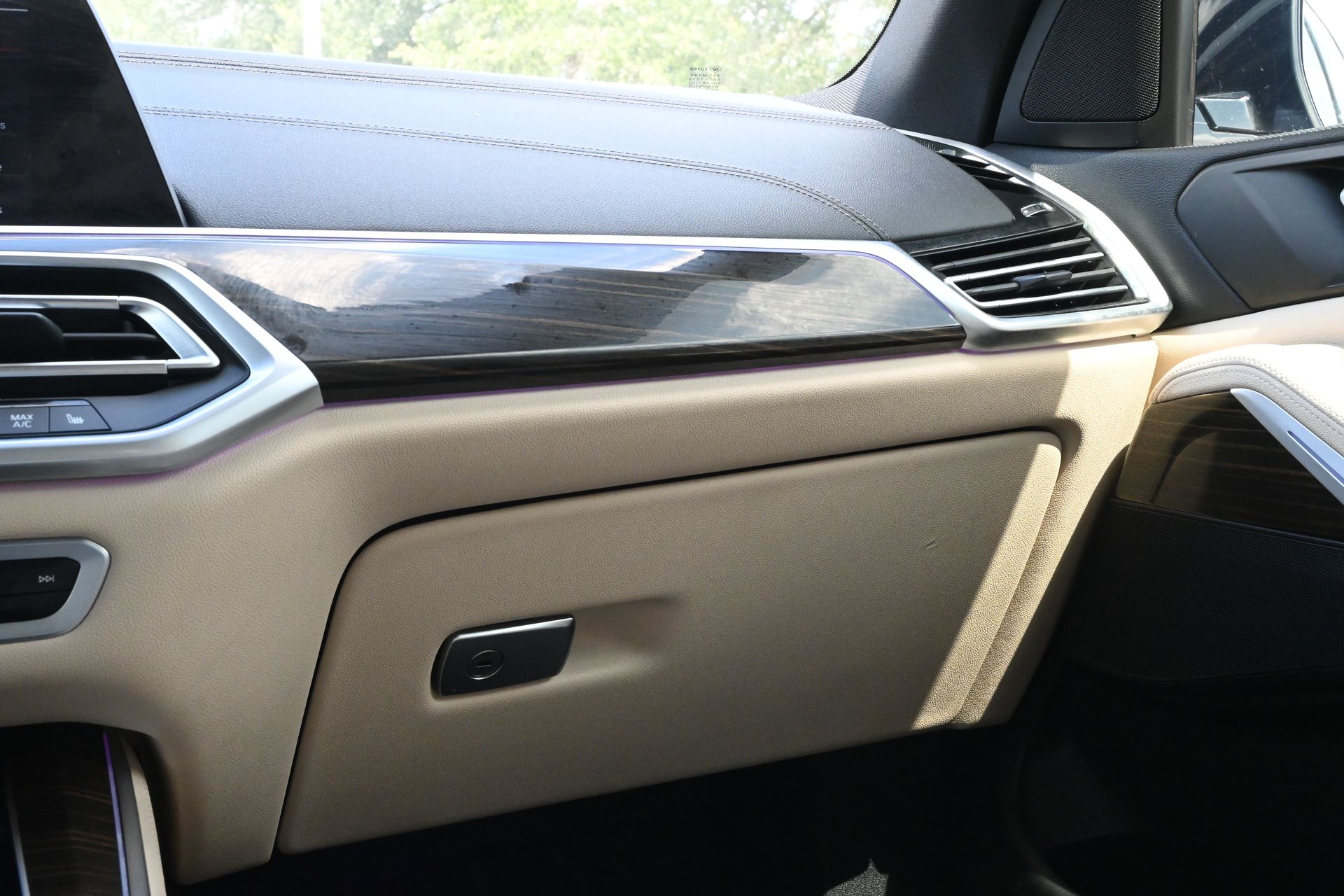 2020 BMW X5 sDrive40i Black at Ultimate Motorsports