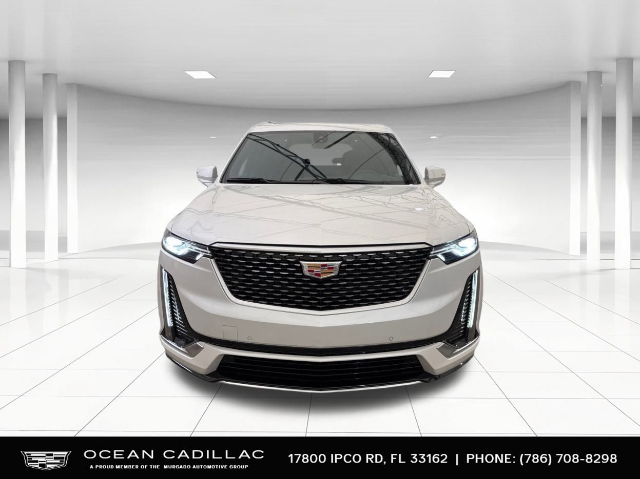 2025 Cadillac XT6 Luxury 8