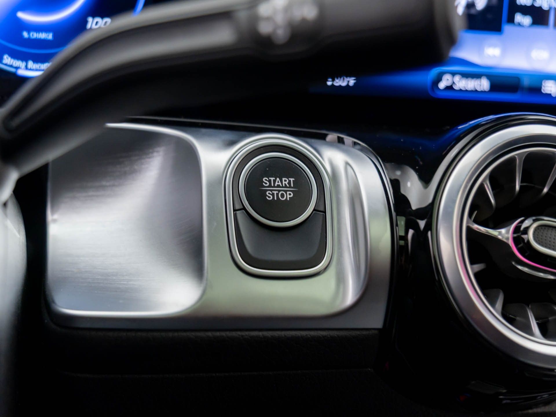 2024 Mercedes-Benz EQB 300 photo
