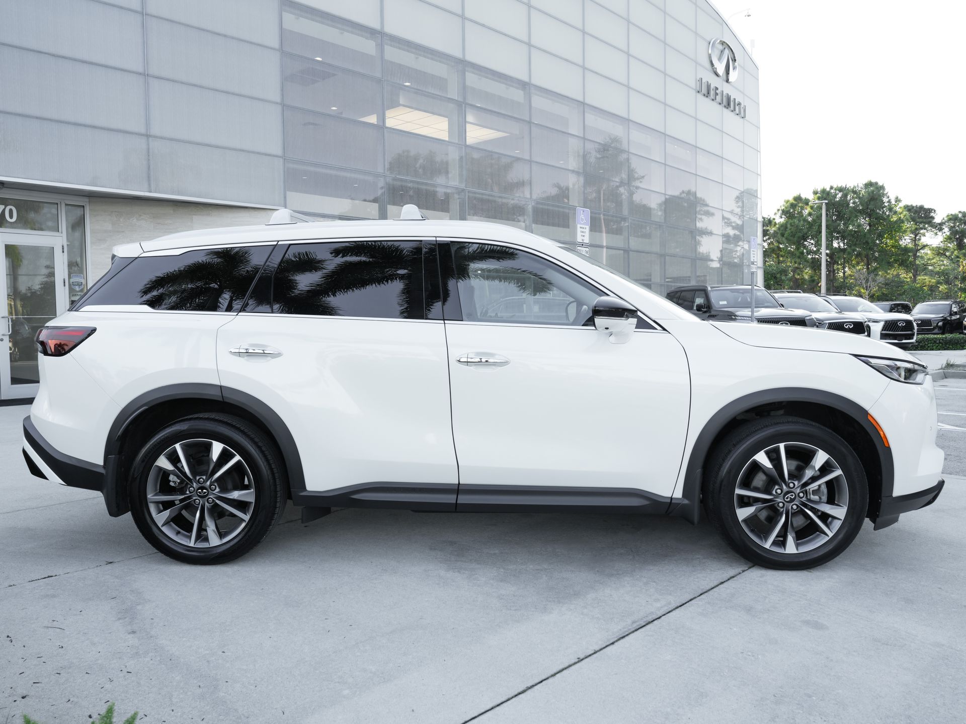 used 2023 INFINITI QX60 car, priced at $31,900