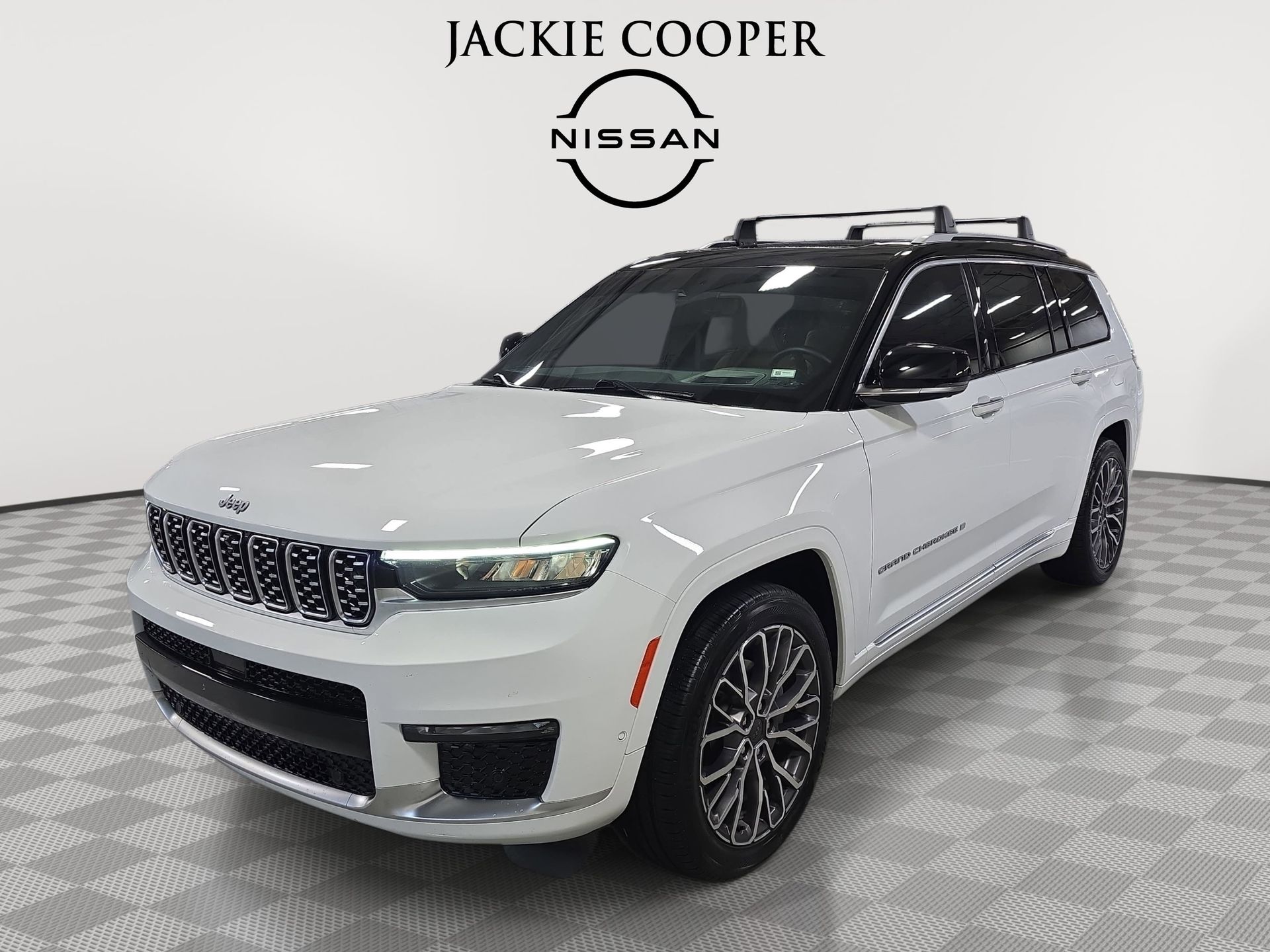 Bright White Clearcoat 2023 Jeep Grand Cherokee L Summit 4WD SUV / Crossover Four-Wheel Drive 8-Speed Automatic
