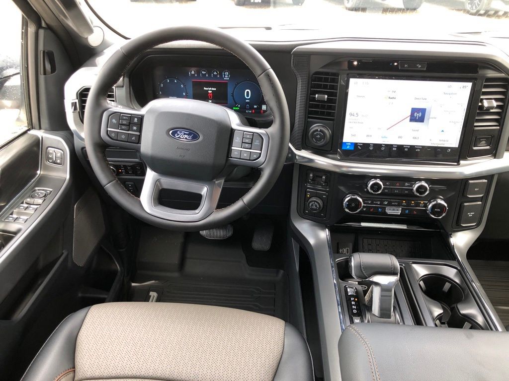 2025 Ford F-150 Lariat - 11