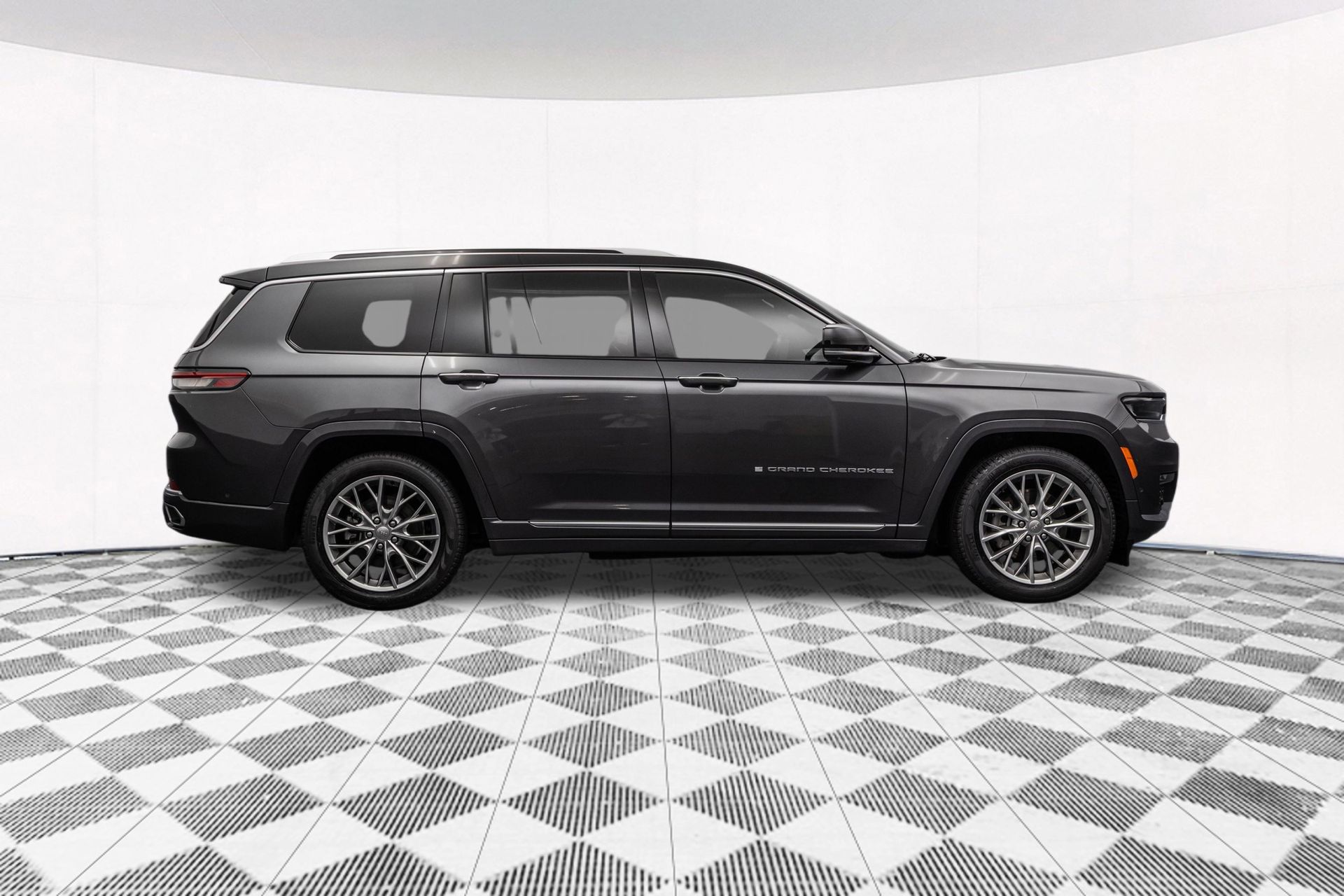 2022 JEEP GRAND CHEROKEE L - Image 13