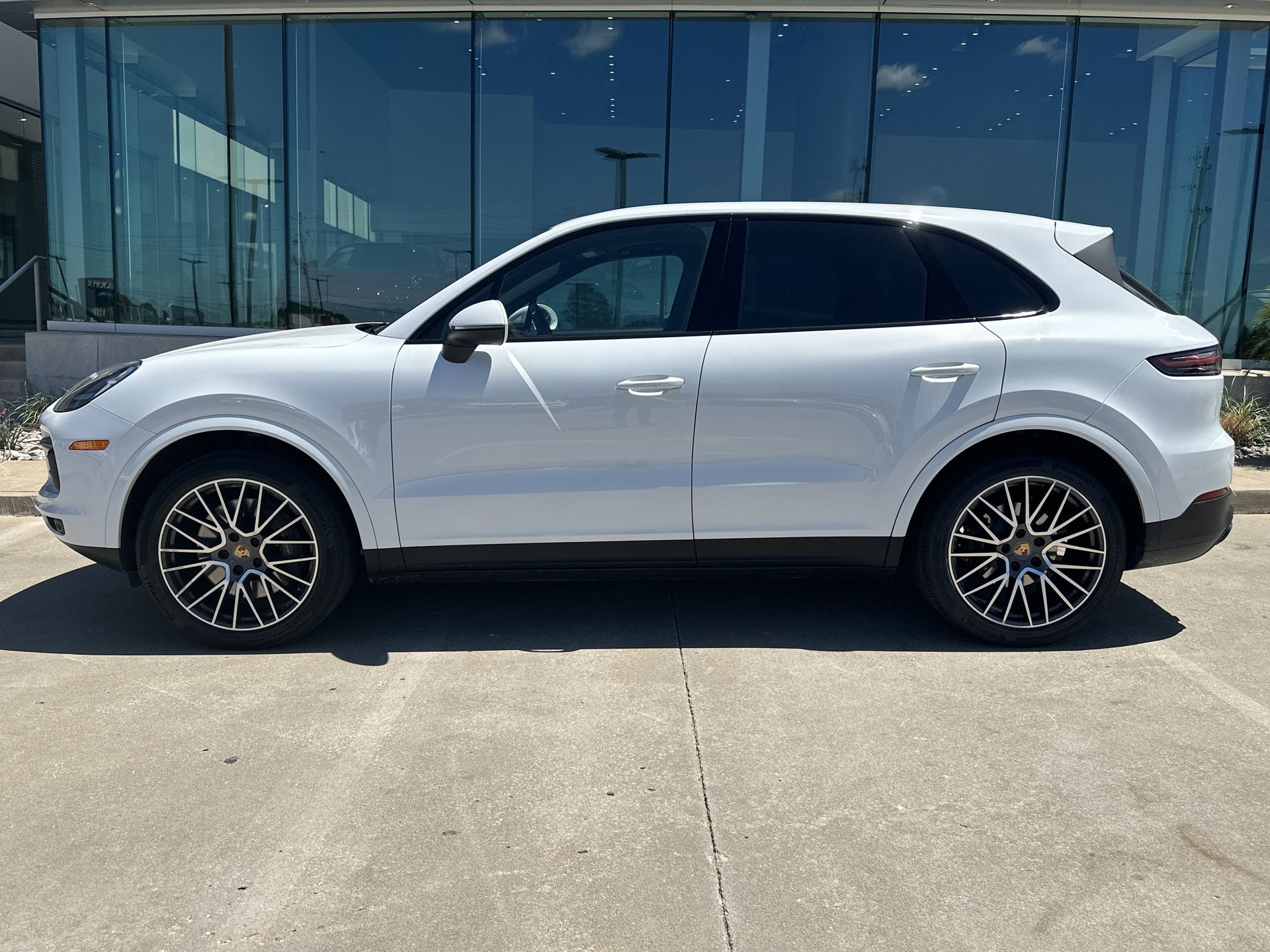 Carrara White Metallic 2022 Porsche Cayenne SUV / Crossover 8-Speed Automatic