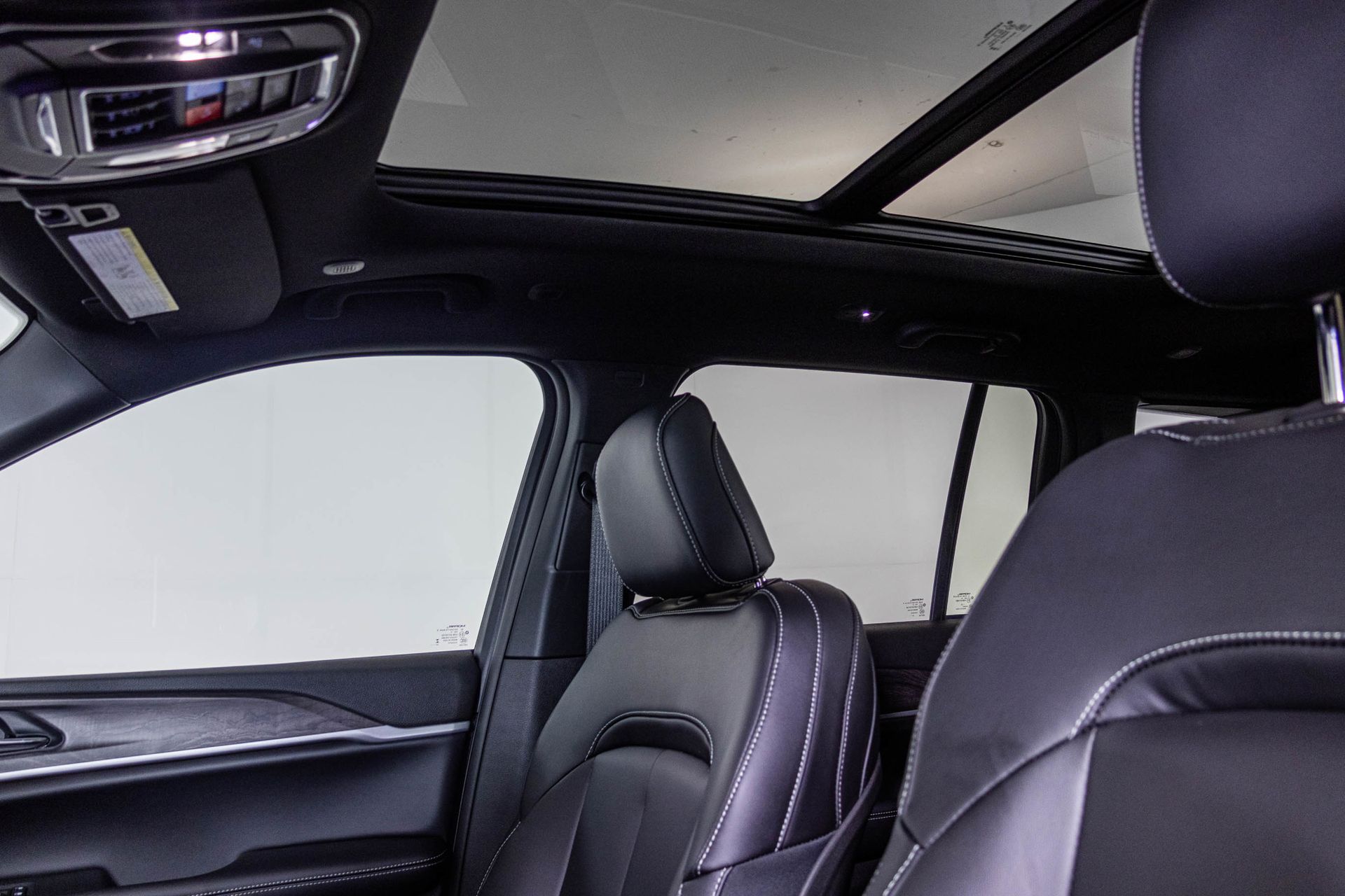 2025 JEEP GRAND CHEROKEE - Image 30