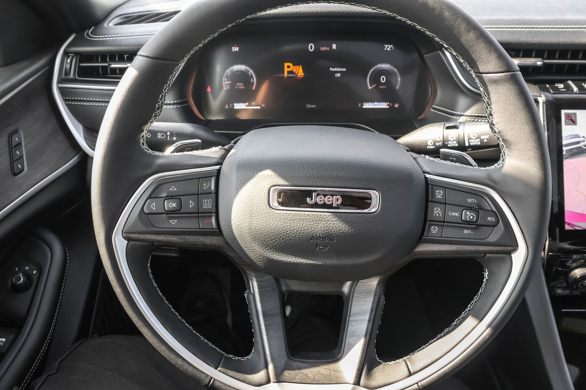 2025 JEEP GRAND CHEROKEE L - Image 30