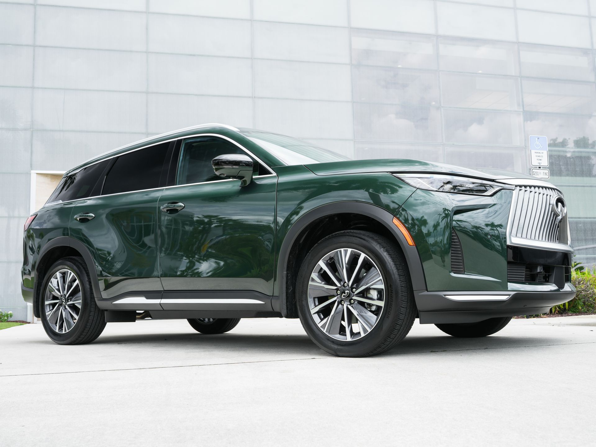 2026 INFINITI QX60 LUXE