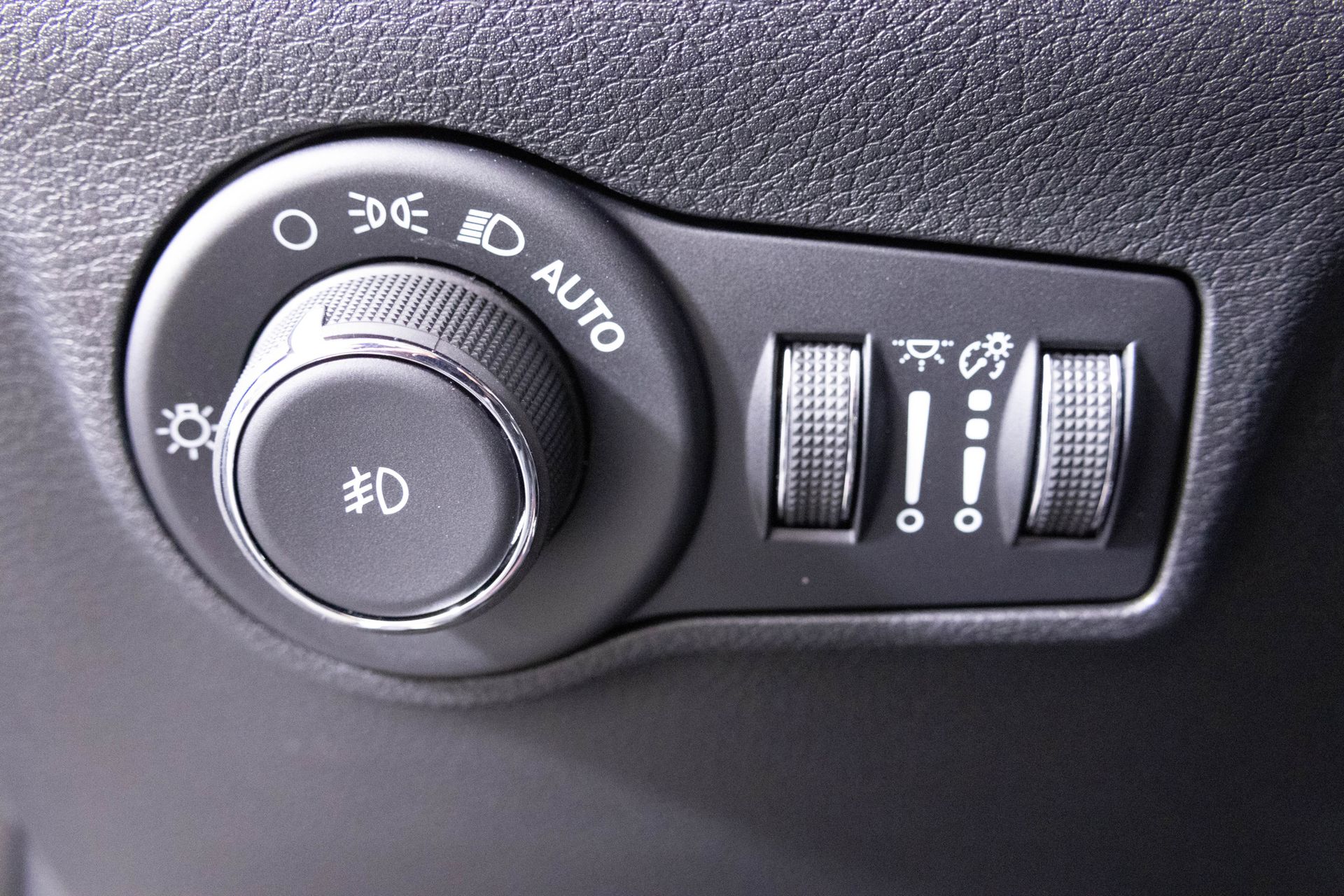 2026 JEEP COMPASS - Image 18