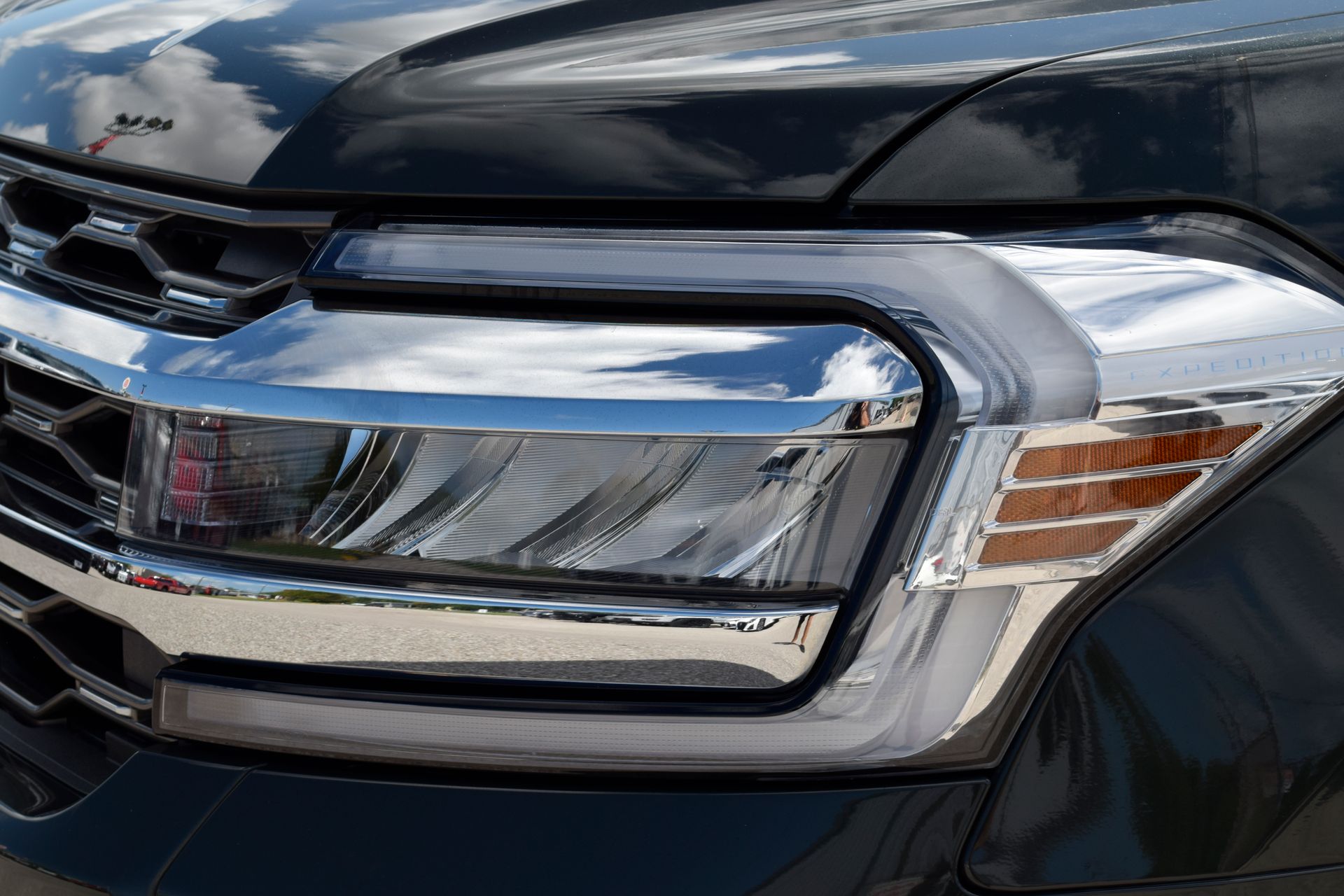 2023 Ford Expedition King Ranch Green at AutoSavvy Houston Southwest