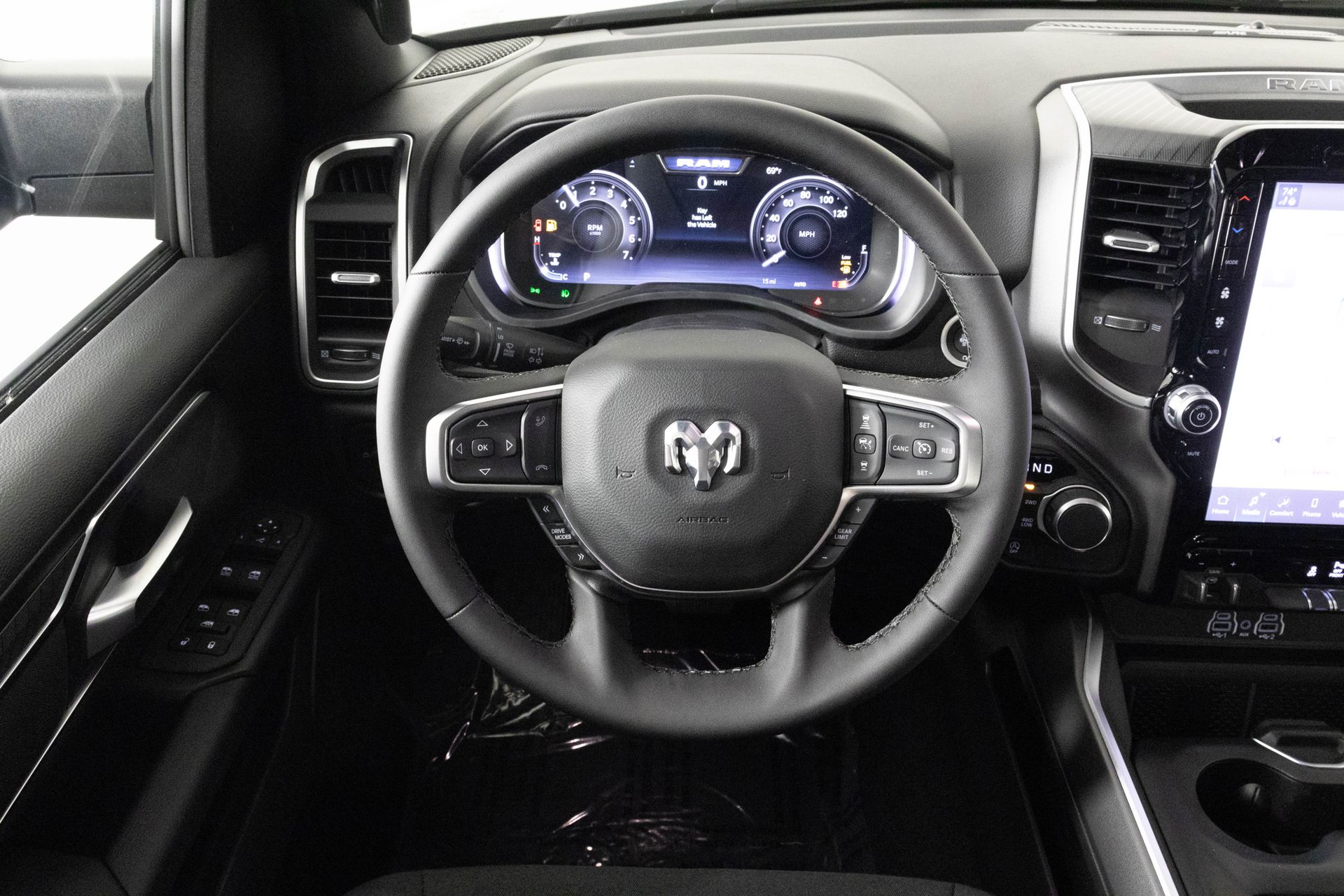 2026 RAM 1500 - Image 28