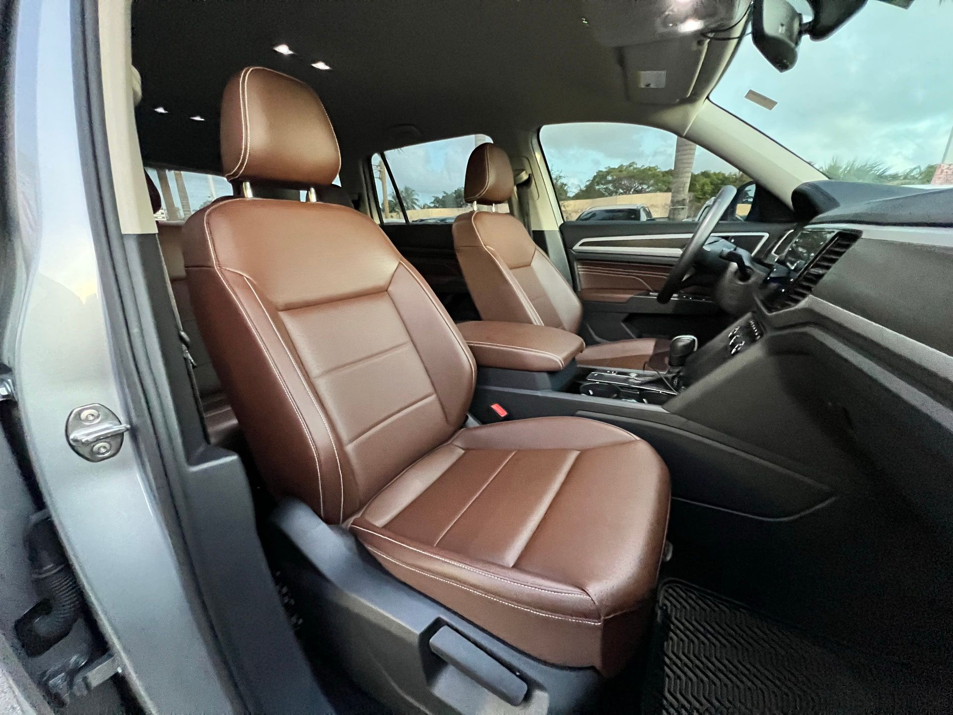 2022 Volkswagen Atlas 3.6L V6 SE w/Technology 14