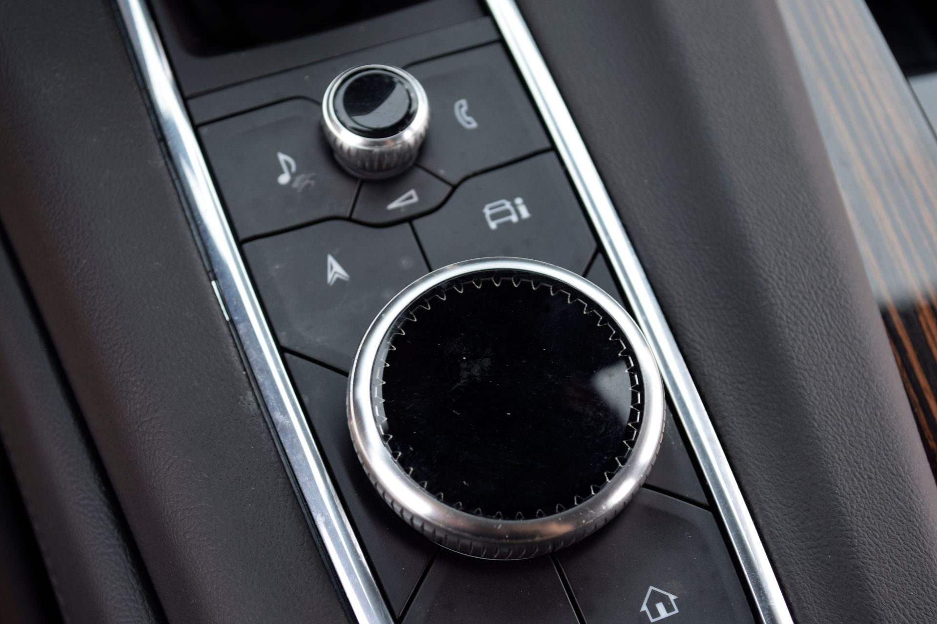 2023 Cadillac Escalade Premium Luxury - 10