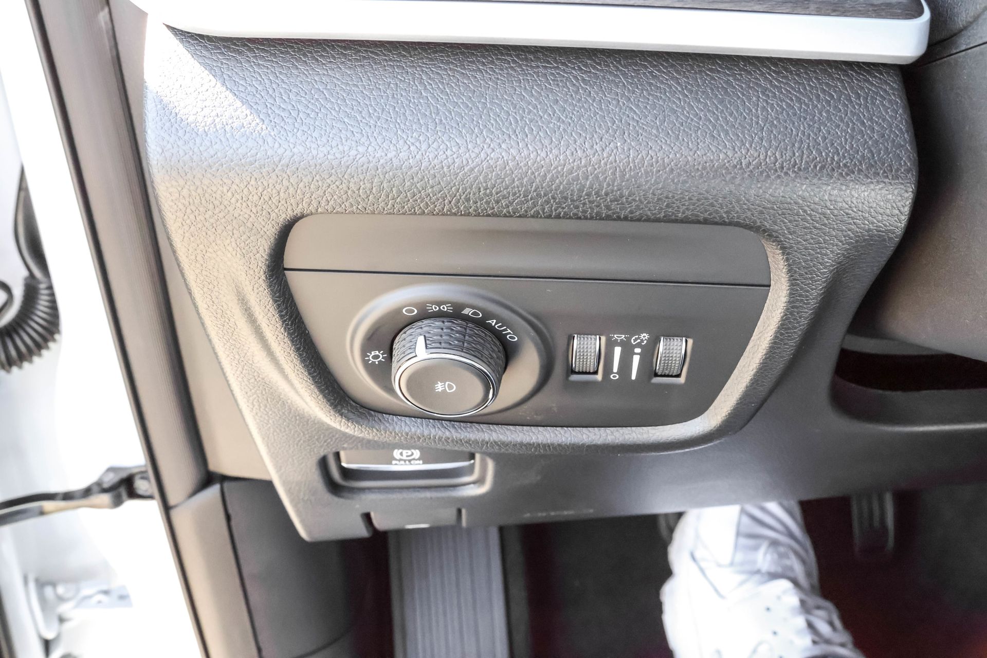 2025 JEEP GRAND CHEROKEE - Image 36