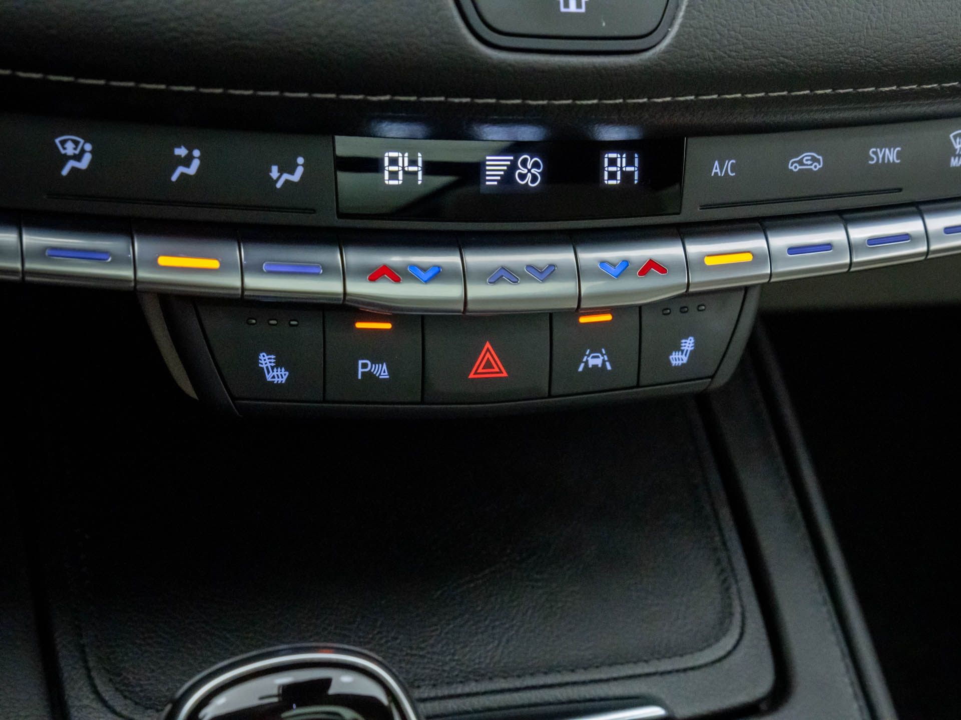 2022 Cadillac XT4 Luxury photo
