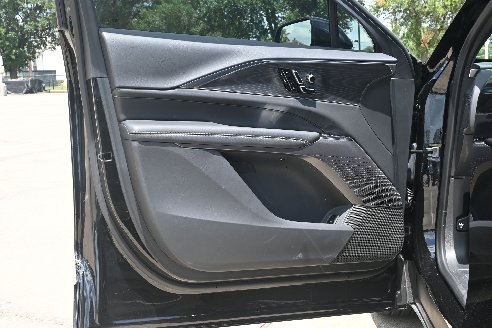 2025 Cadillac LYRIQ Luxury Black at Ultimate Motorsports