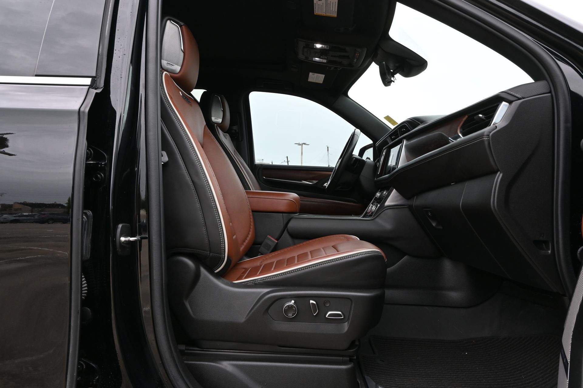 2024 GMC Yukon XL Denali Ultimate Black at Big Star Buick GMC