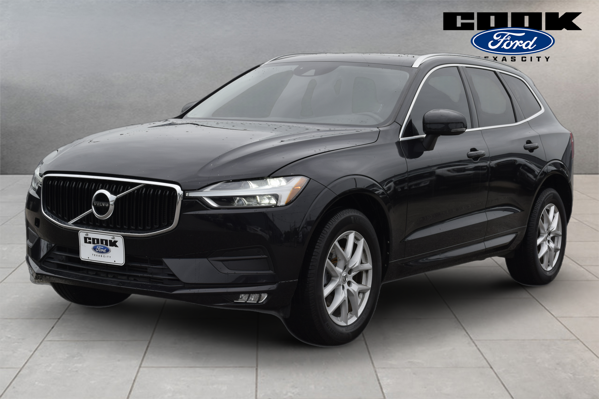 2021 Volvo XC60 T5 Momentum - 0