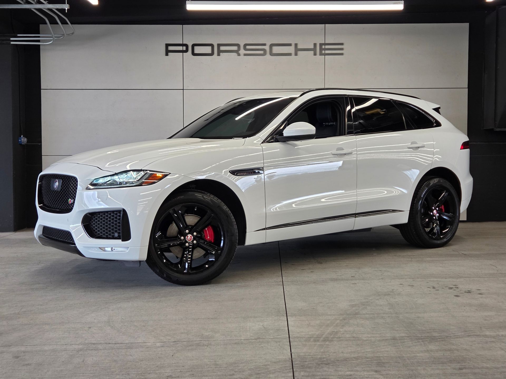 Fuji White 2019 Jaguar F-PACE S AWD SUV / Crossover All-Wheel Drive 8-Speed Automatic