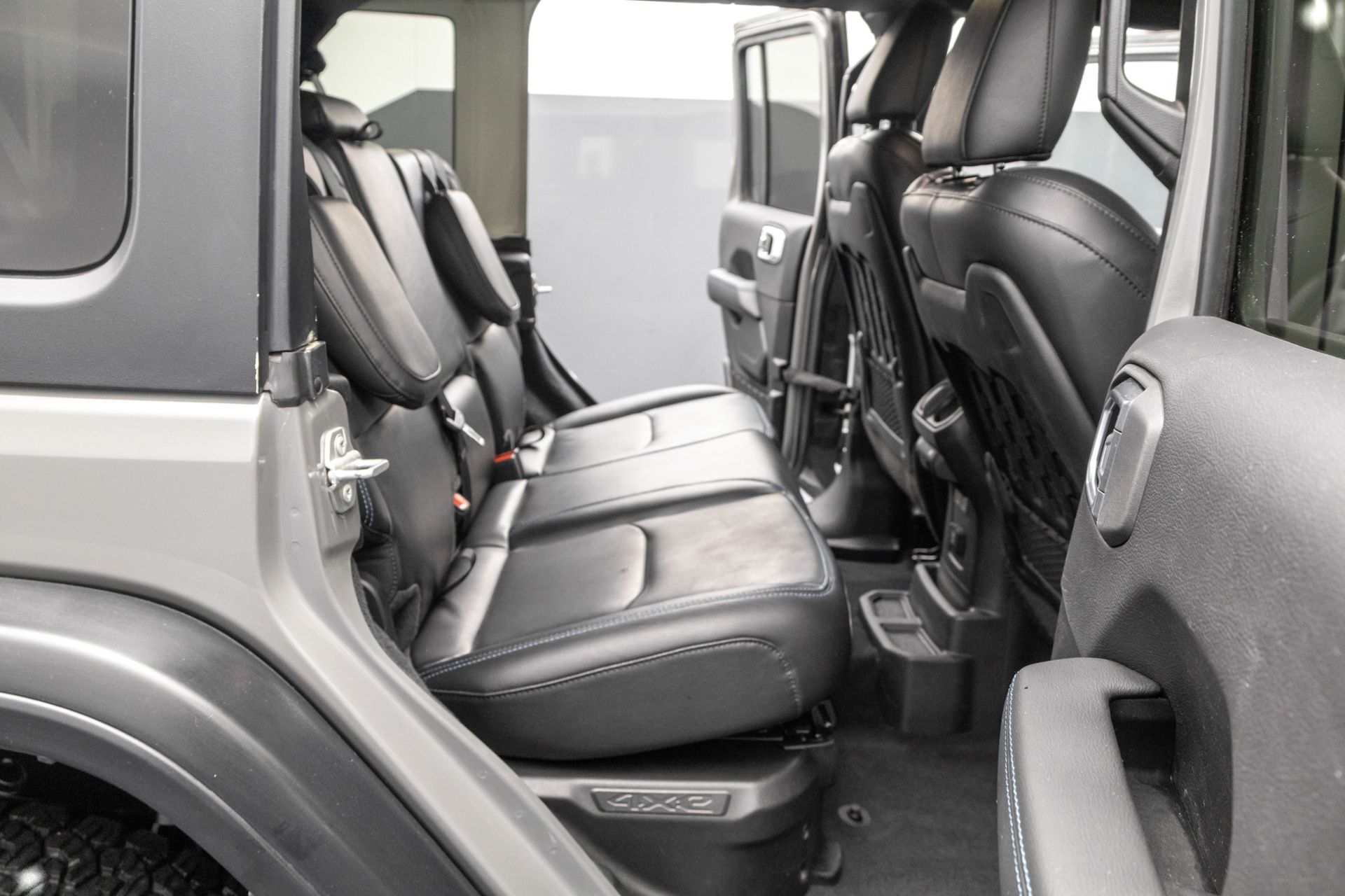 2021 JEEP WRANGLER - Image 32