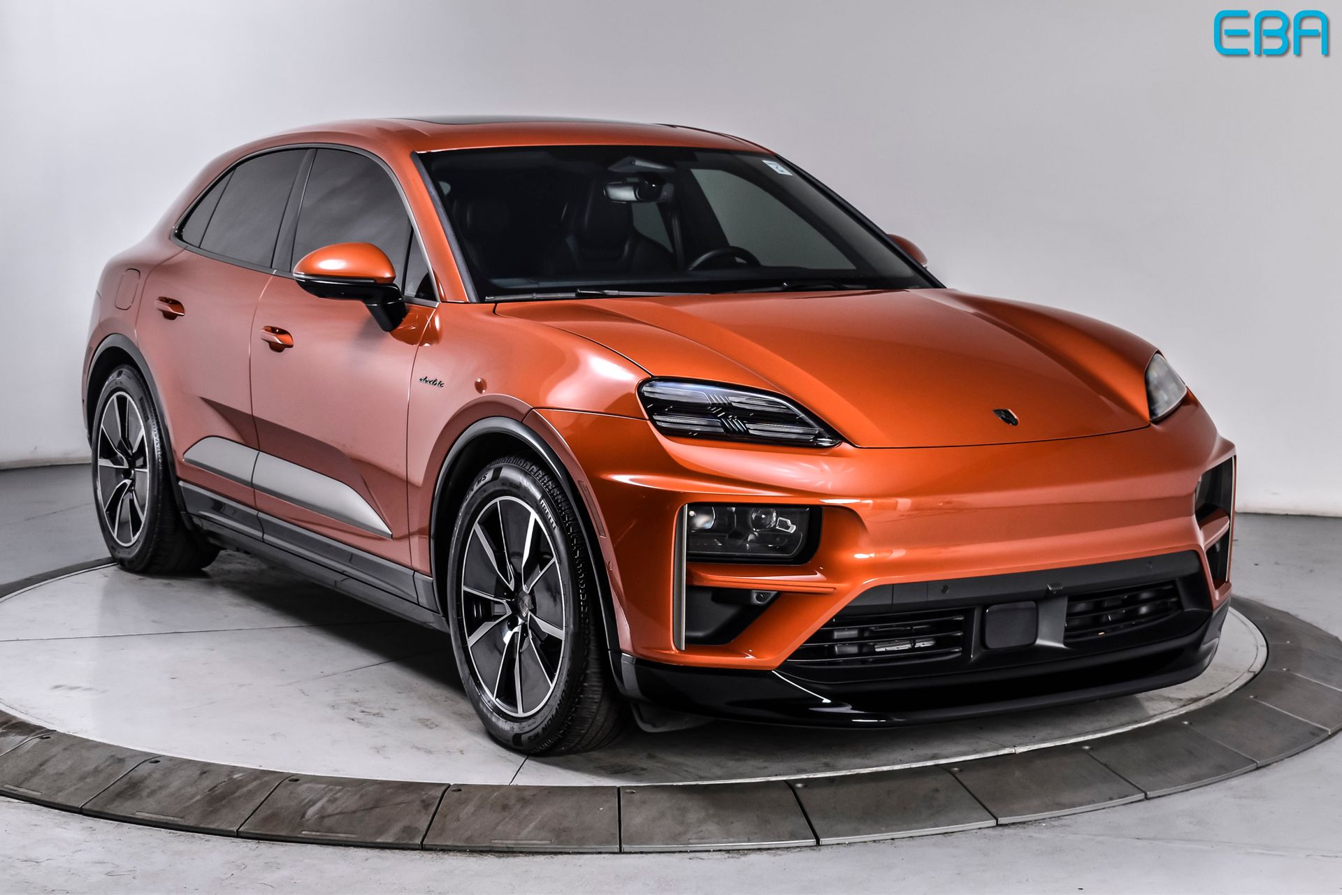 2024 Porsche Macan Macan Turbo Electric's photo