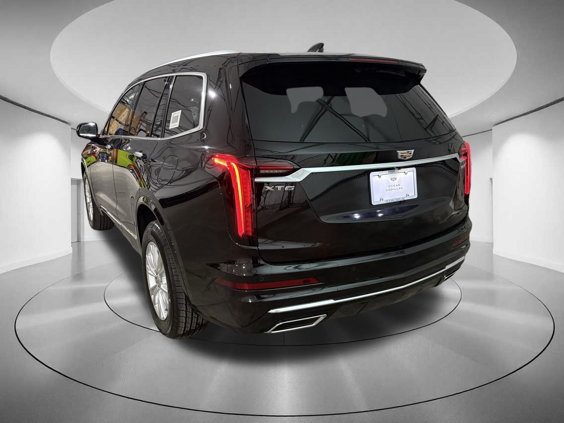 2025 Cadillac XT6 Luxury 3