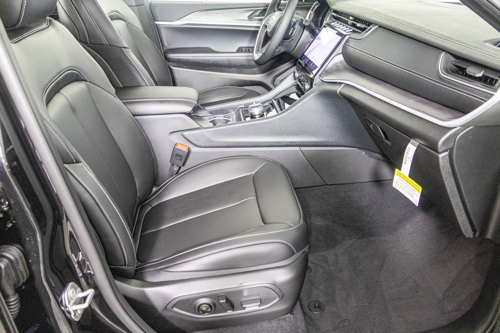 2025 JEEP GRAND CHEROKEE - Image 41