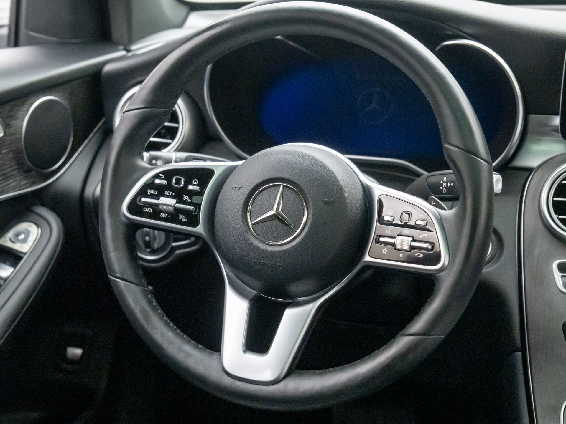 2021 Mercedes-Benz GLC GLC 300 photo