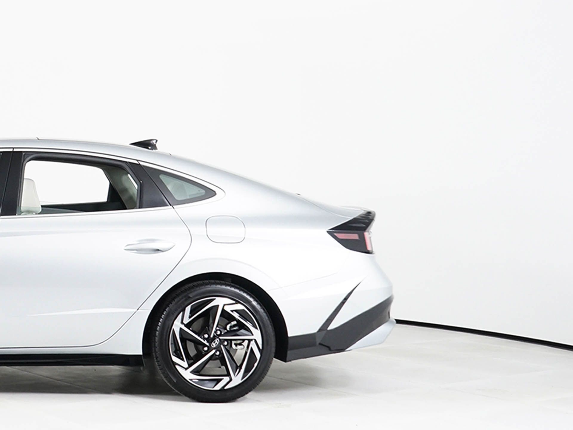 2025 Hyundai Sonata SEL - Photo 13