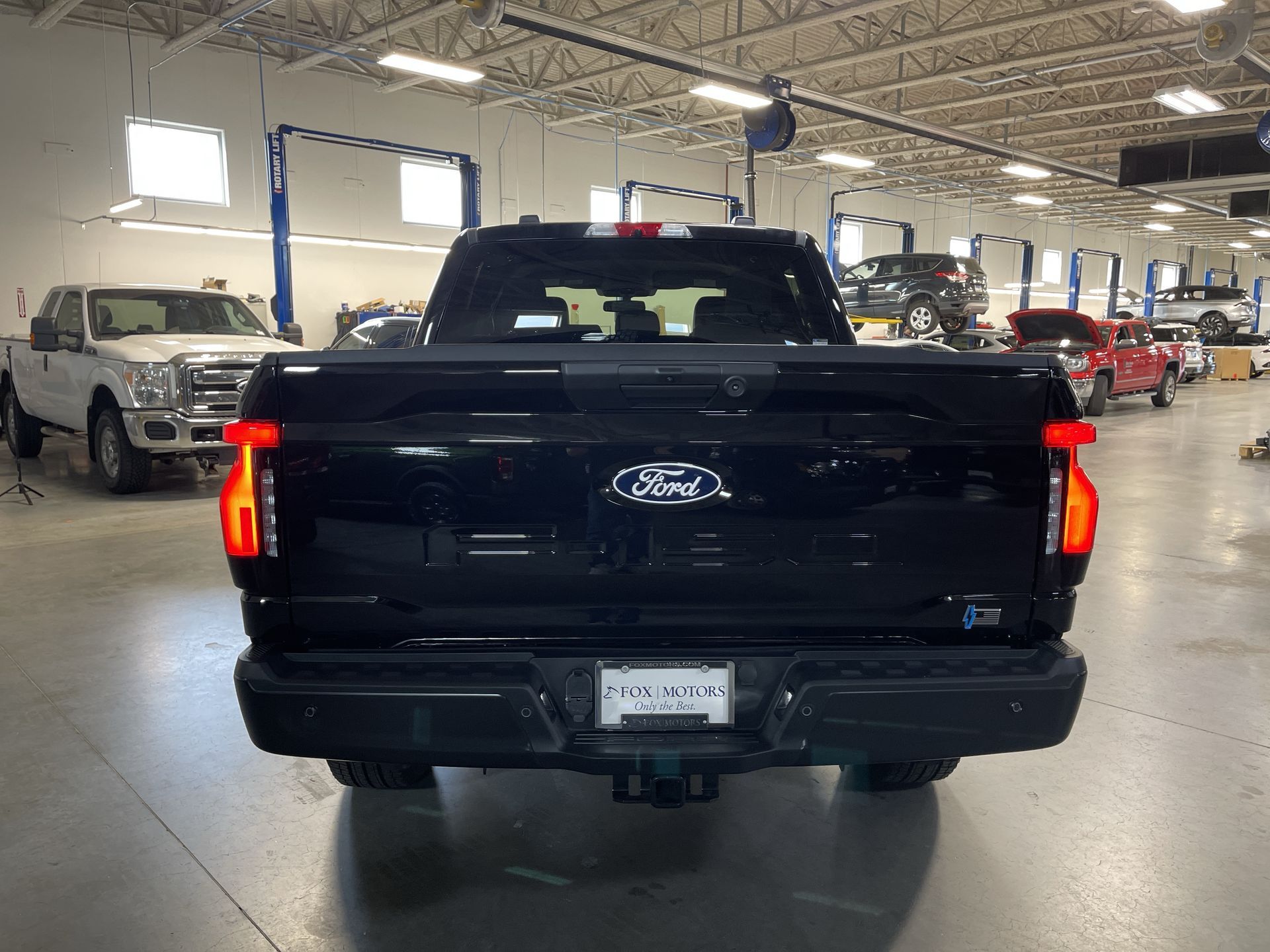 2024 Ford F-150 Lightning Pro - Photo 43