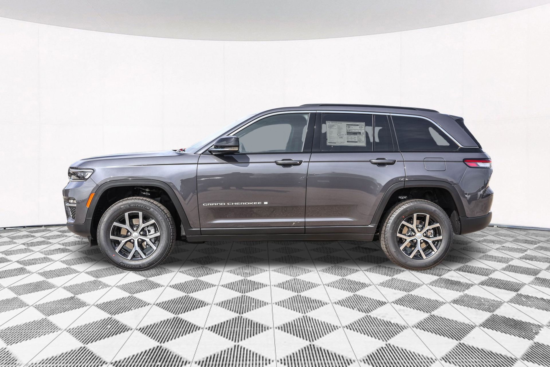 2025 JEEP GRAND CHEROKEE - Image 11