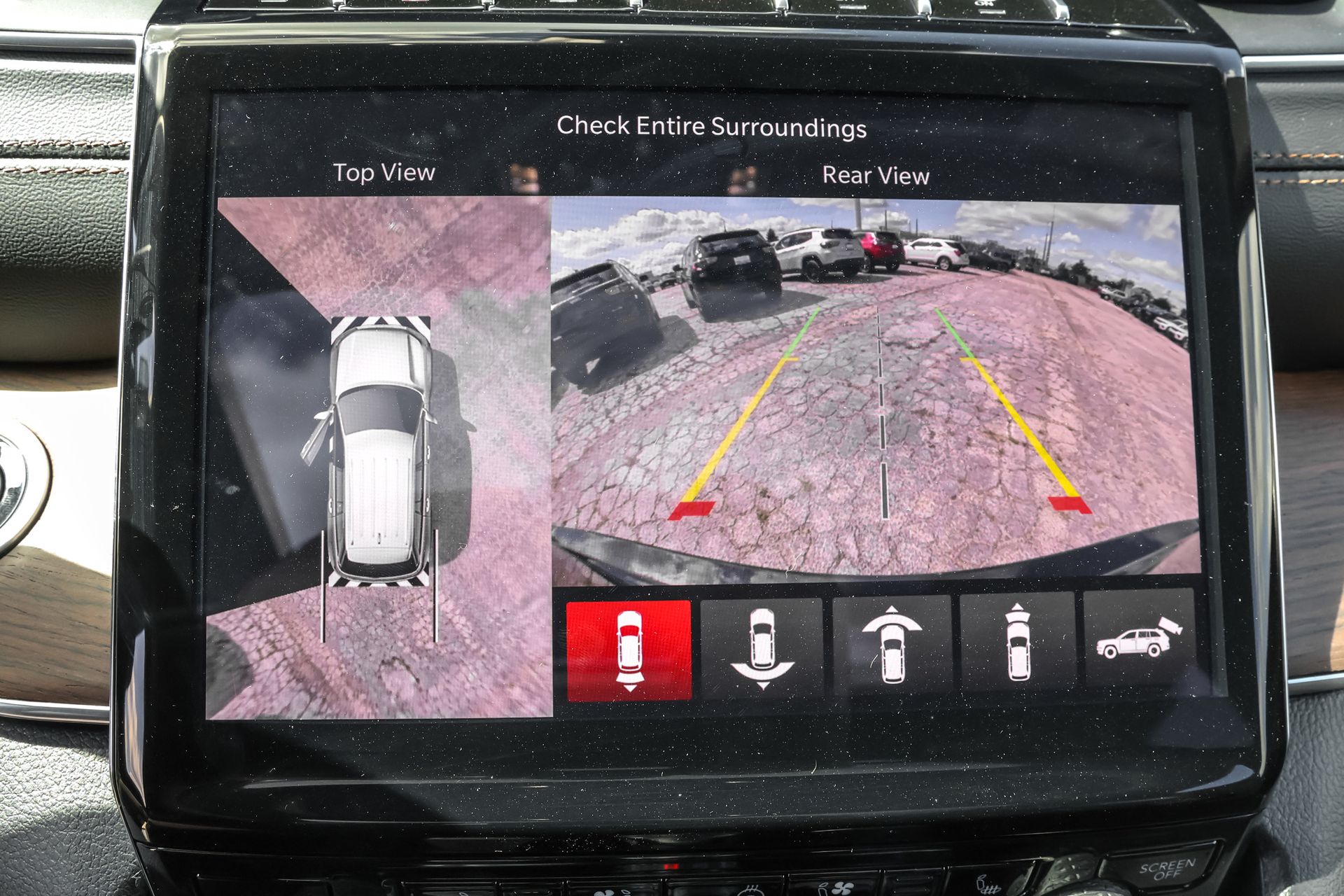 2025 JEEP GRAND CHEROKEE - Image 17