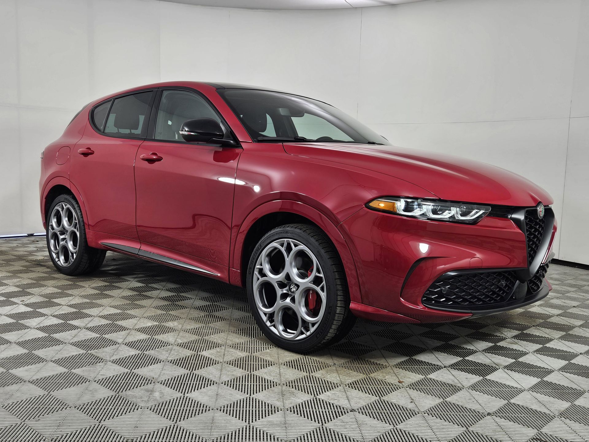 Alfa Rosso 2025 Alfa Romeo Tonale Tributo Italiano eAWD SUV / Crossover All-Wheel Drive 6-Speed Automatic