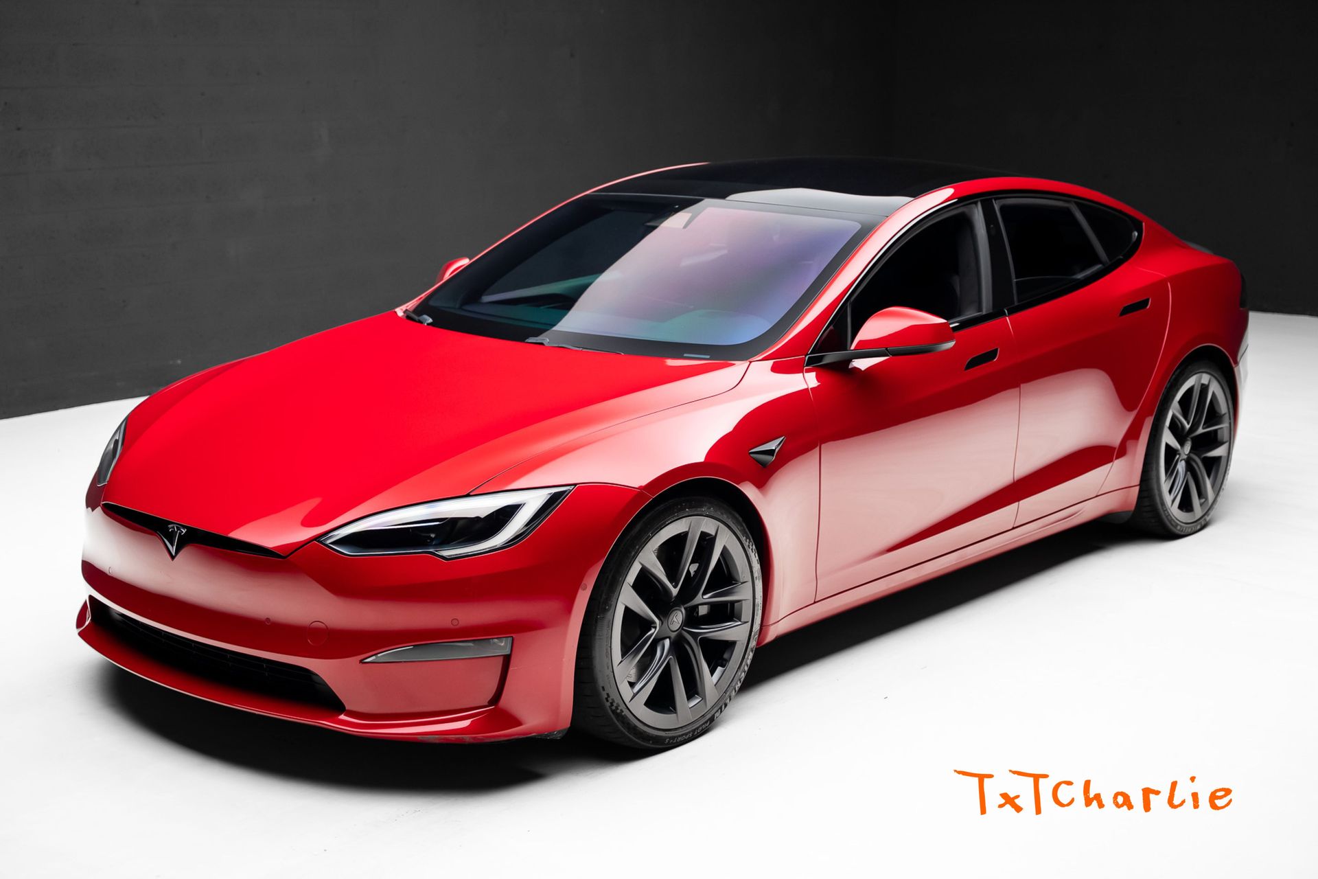 Red 2022 Tesla Model S Plaid AWD Sedan All-Wheel Drive 1-Speed Automatic