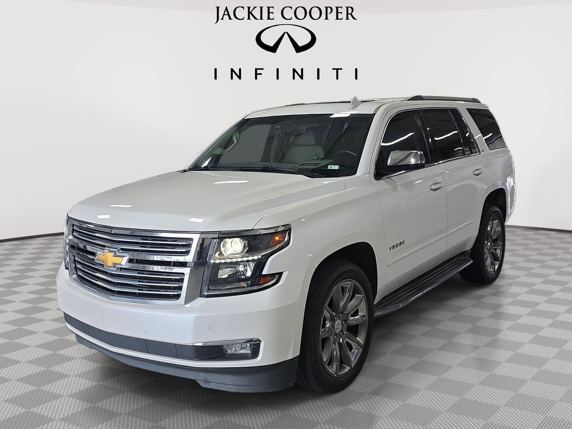 White (Iridescent Pearl Tricoat) 2016 Chevrolet Tahoe LTZ 4WD SUV / Crossover Four-Wheel Drive 6-Speed Automatic Overdrive