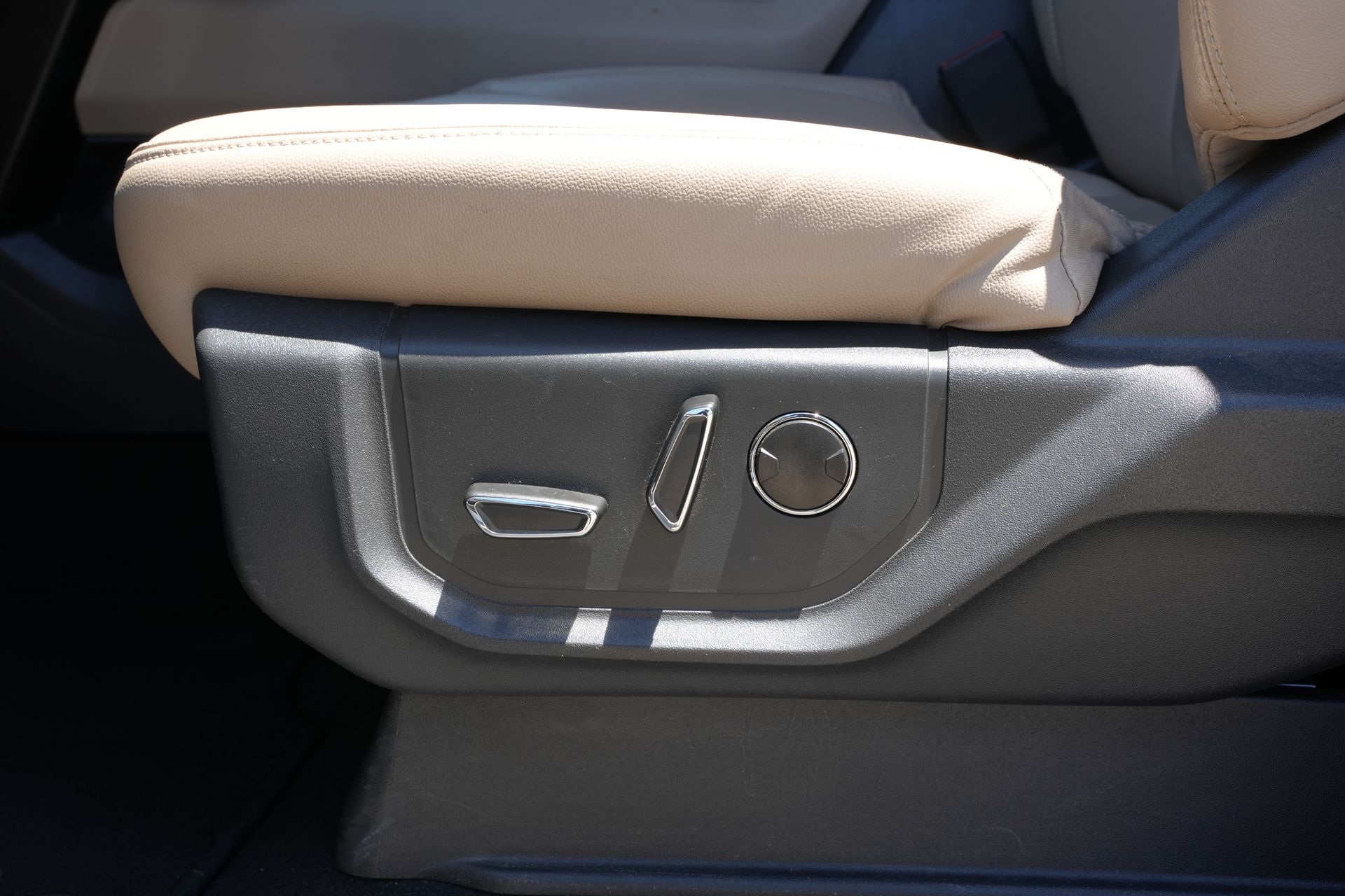 2024 Ford Expedition Max Limited Silver at AutoSavvy Houston Southwest