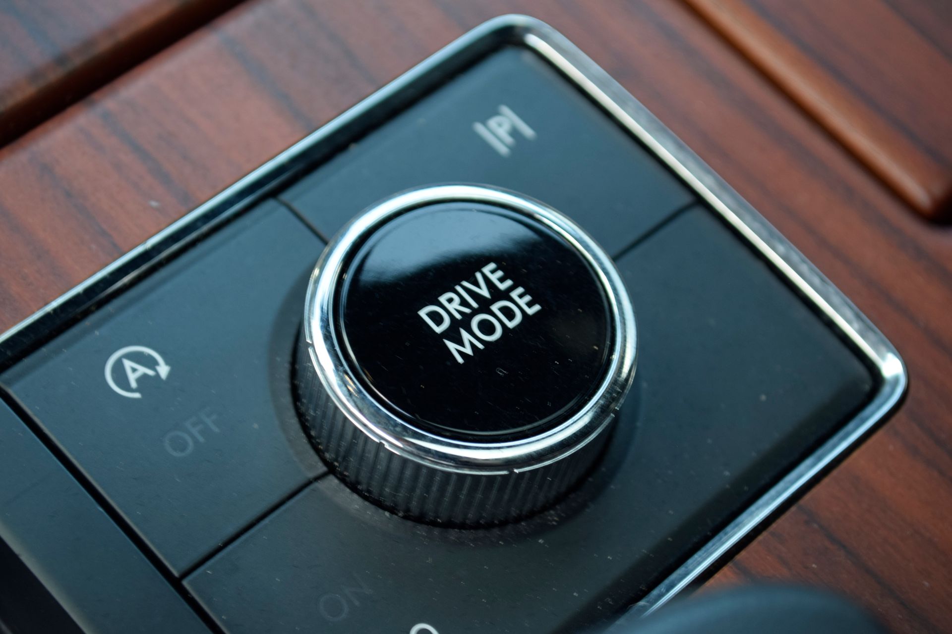2023 Lincoln Navigator Reserve White at DeMontrond Ford