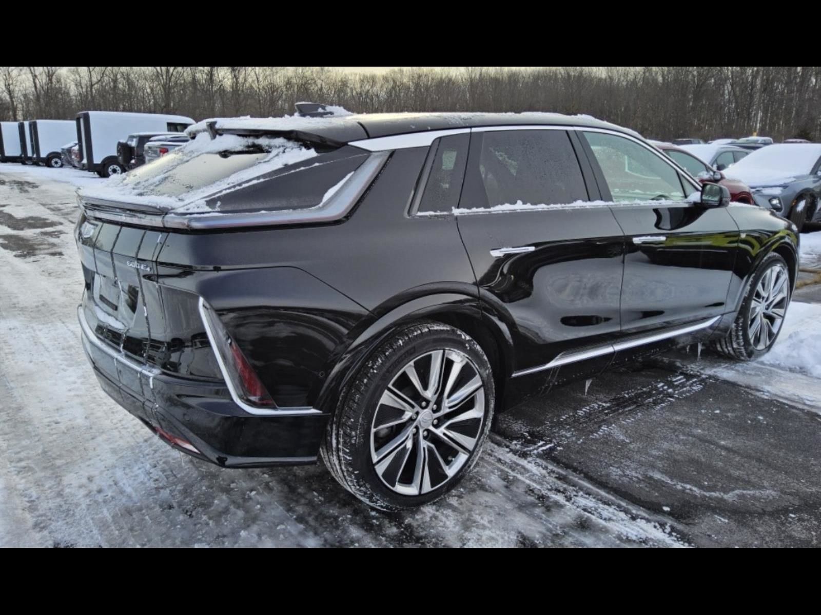 2024 Cadillac LYRIQ Luxury photo