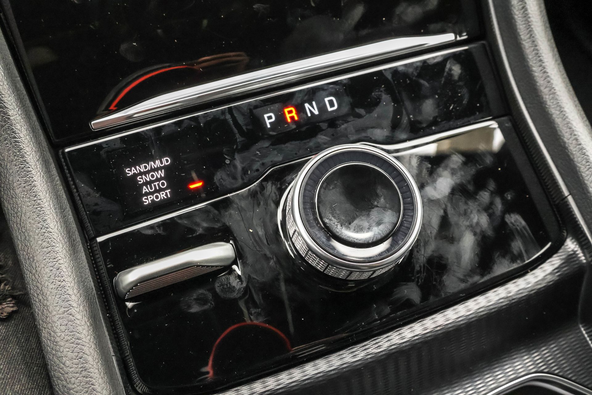 2025 JEEP GRAND CHEROKEE - Image 19