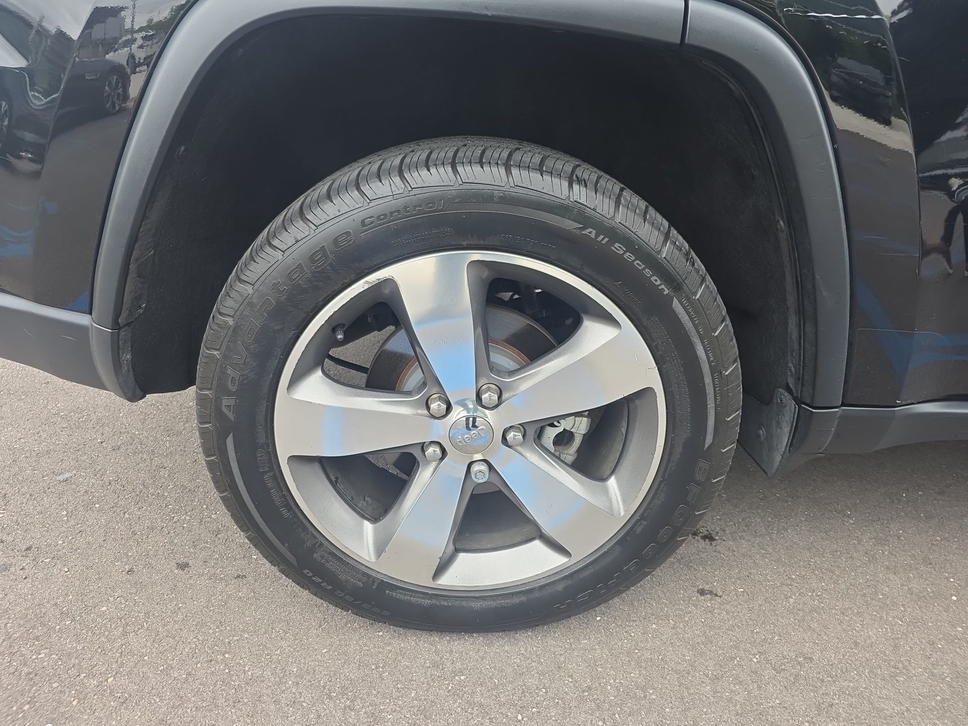 used 2018 Jeep Grand Cherokee car, priced at $17,620