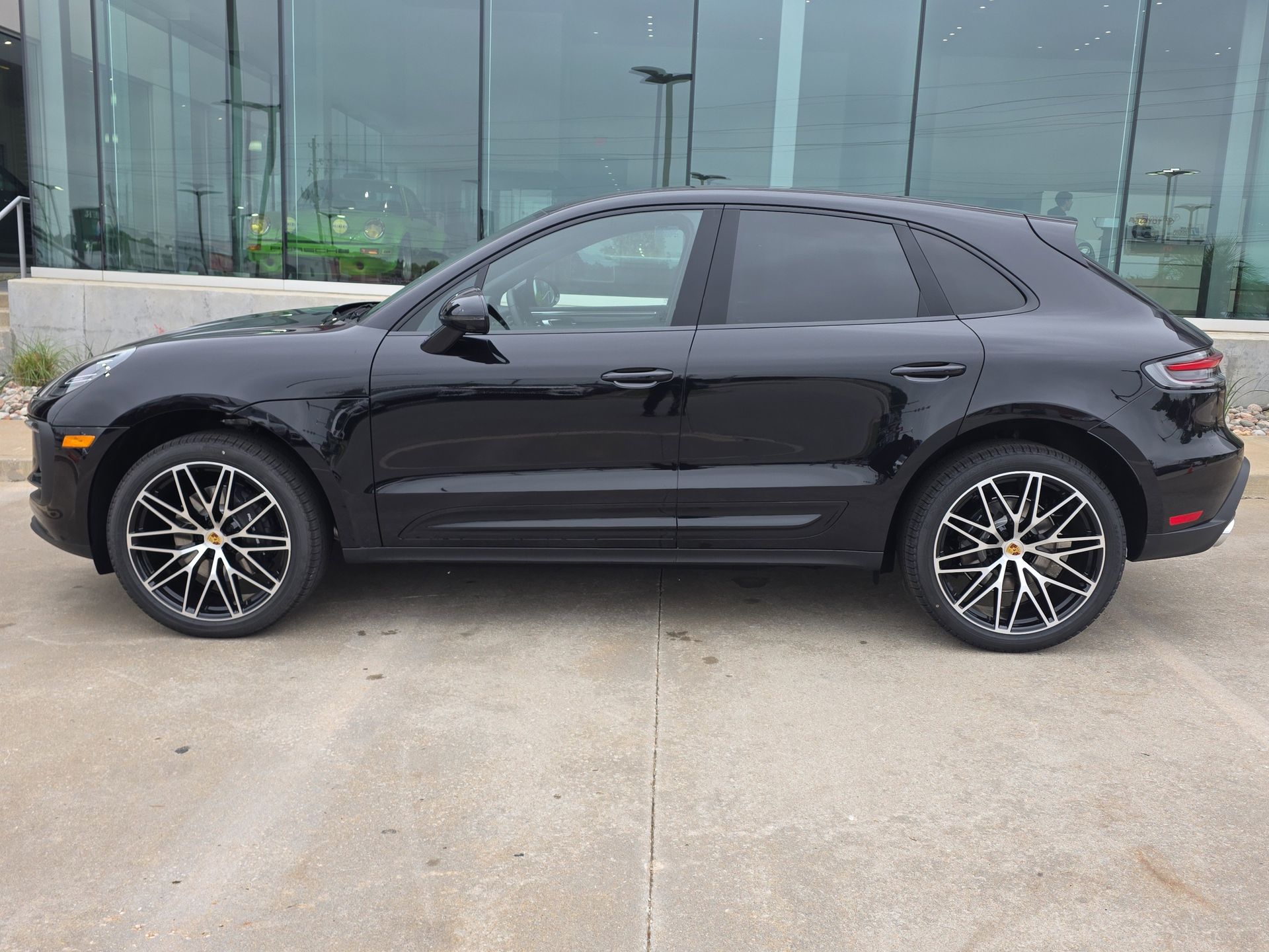 View vehicle photo 2