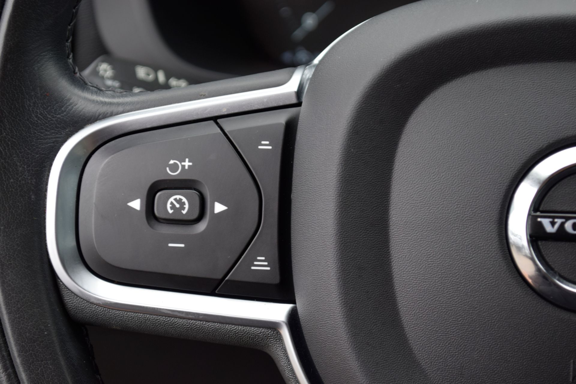 2021 Volvo XC60 T5 Momentum - 7