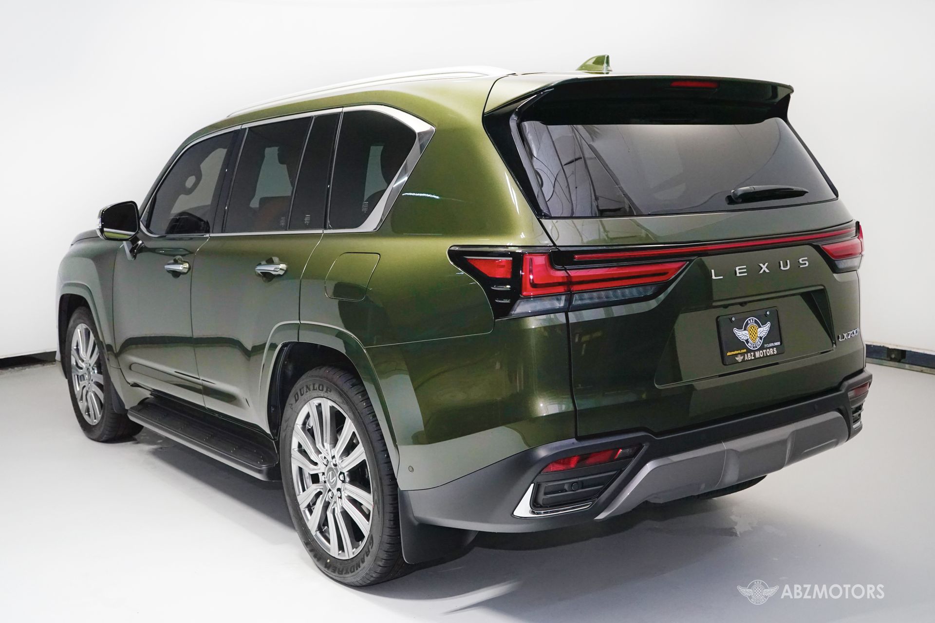 View vehicle photo 7