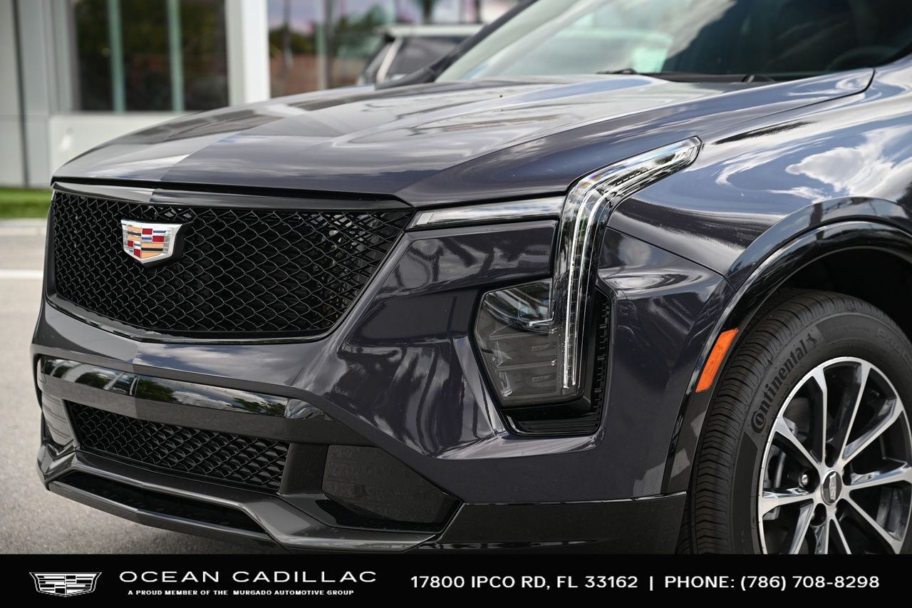 2024 Cadillac XT4 Sport 10