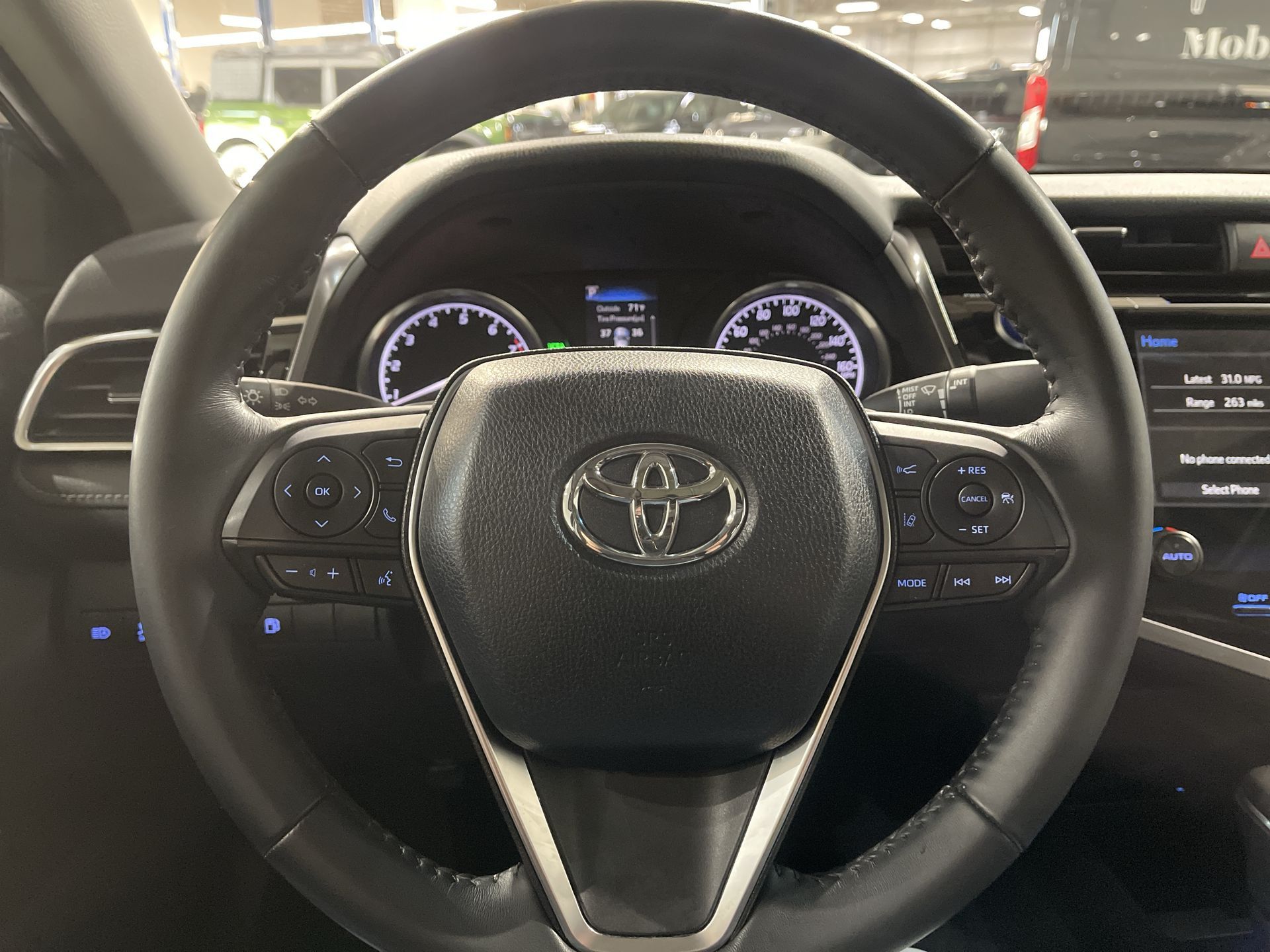 2018 Toyota Camry SE 19