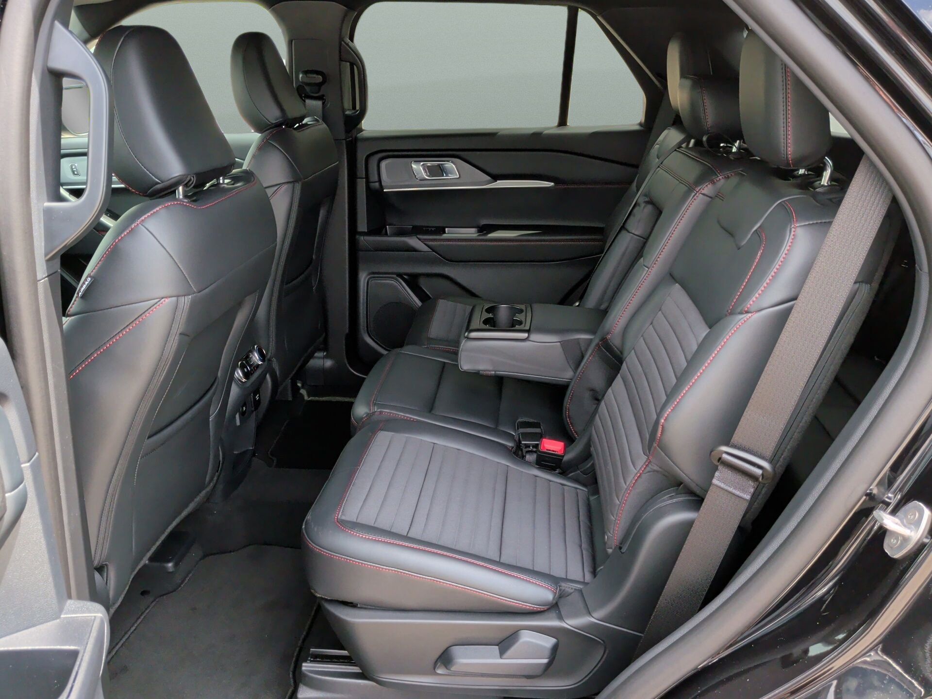 2026 Ford Explorer ST-Line - 10