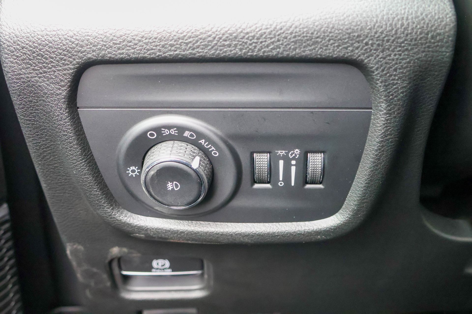 2026 JEEP GRAND CHEROKEE L - Image 31