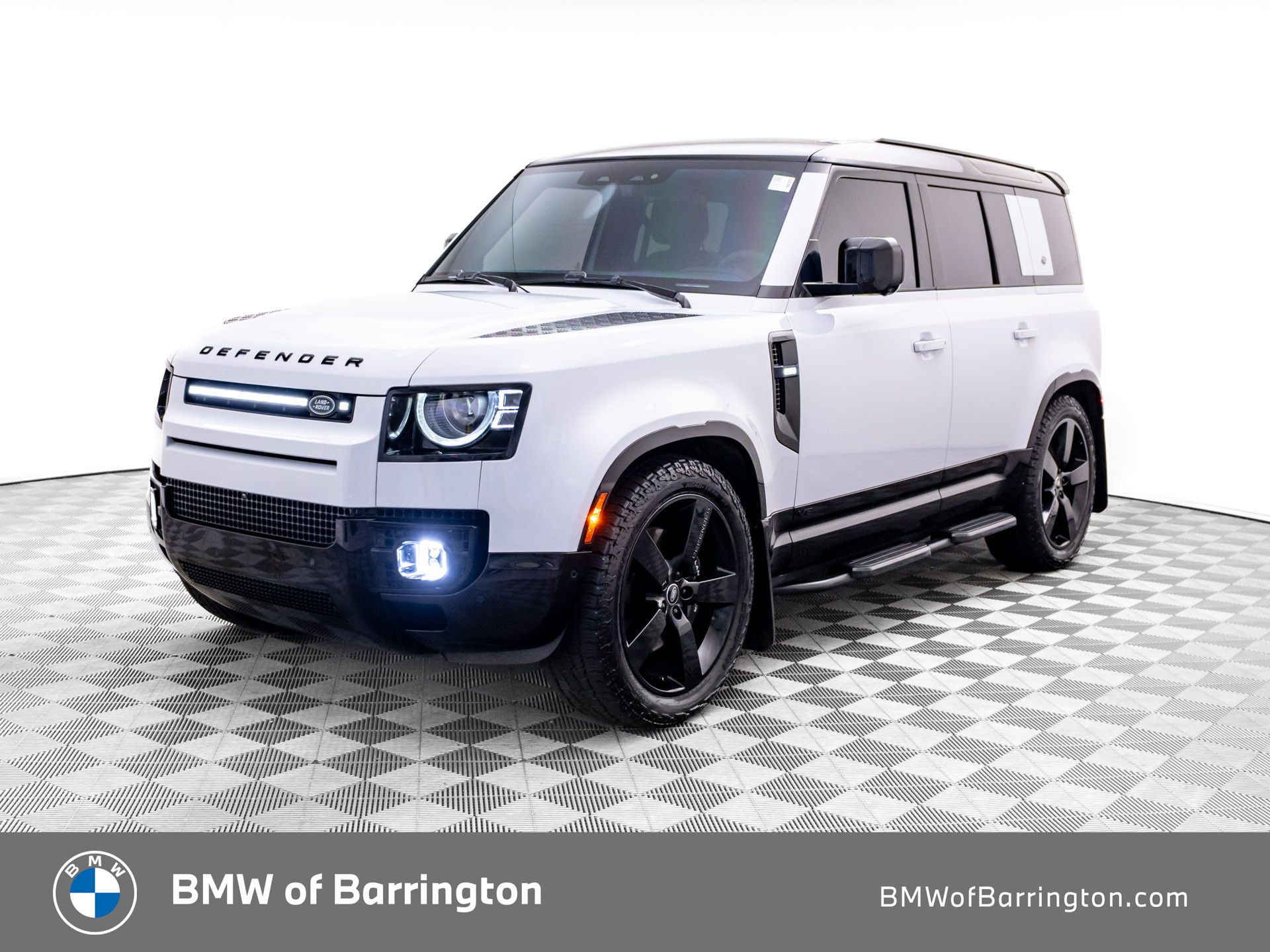 Yulong White Metallic 2023 Land Rover Defender 110 V8 AWD SUV / Crossover All-Wheel Drive 8-Speed Automatic